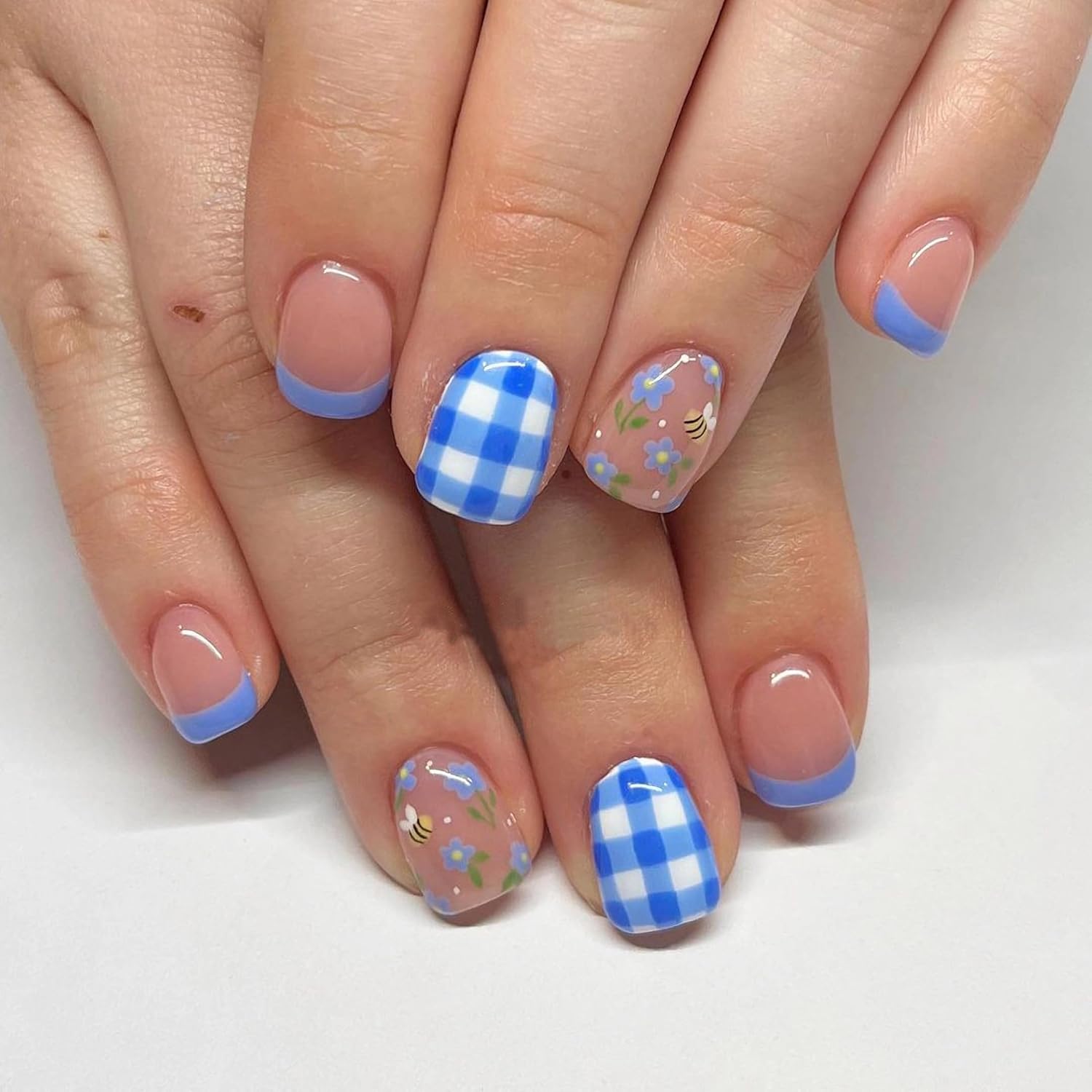 MERVF Uñas postizas cuadradas a presión cortas, punta francesa azul, uñas cuadradas con pegamento con diseño de abejas, uñas acrílicas, lindas uñas