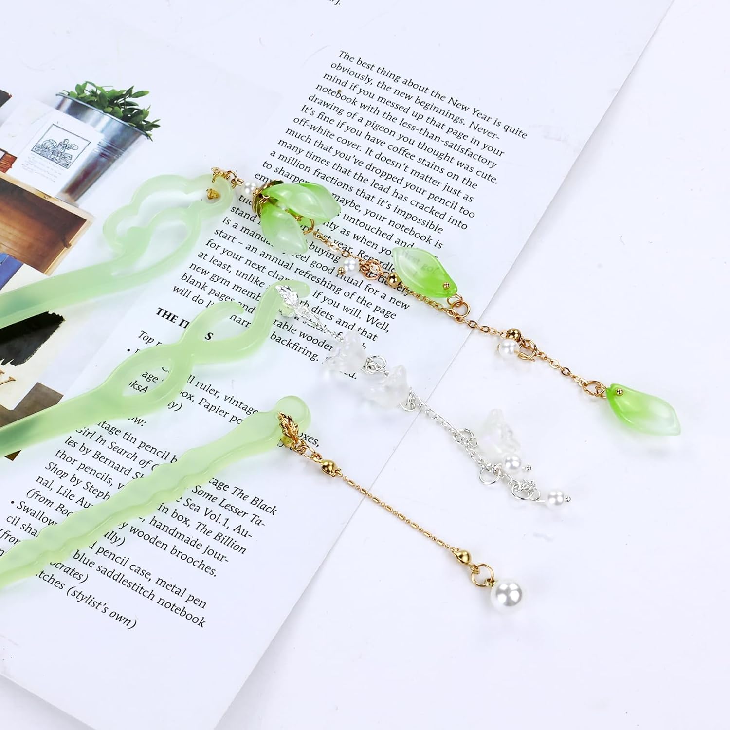 inSowni 8 piezas decorativas vintage retro tradicional asiático chino Hanfu verde falso jade palitos de plástico con colgantes de cuentas de flores,