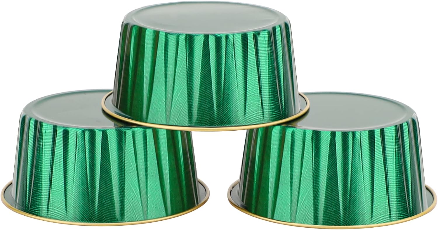 EUSOAR Ramekins desechables de papel de aluminio, 50 paquetes de tazas para hornear de 5 onzas con tapas, mini forros para magdalenas, moldes para