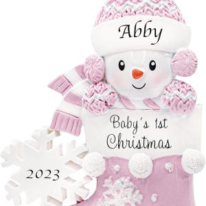 Adorno personalizado para la primera Navidad de mi bebé 2023  Decoración de árbol de Navidad de niña de nieve con calcetín rosa personalizado Adorno personalizado para la primera Navidad de mi bebé 2023  Decoración de árbol de Navidad de niña de nieve con calcetín rosa personalizado