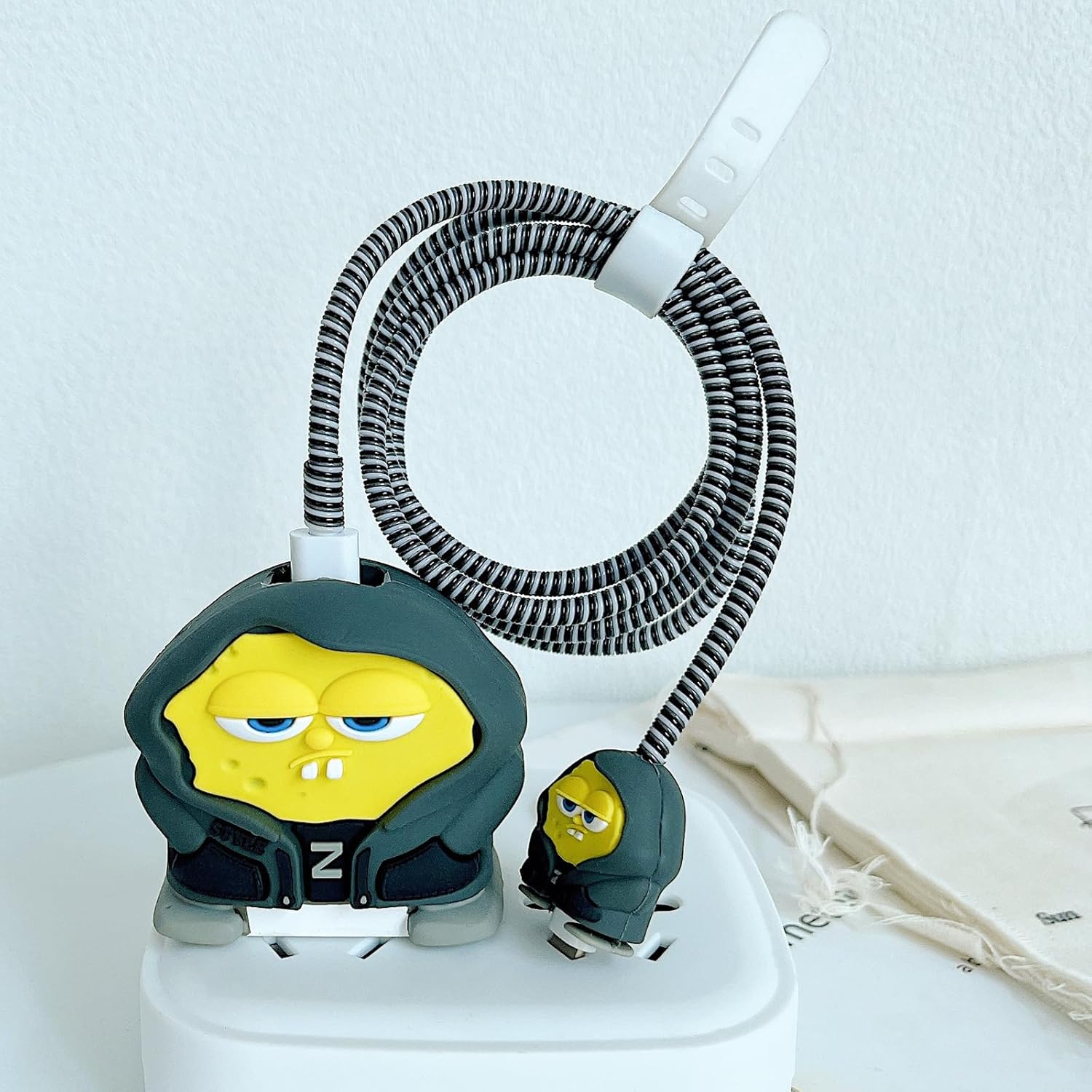 Axanbox Paquete de 2 protectores de cargador de teléfono de dibujos animados, protector de cable Kawaii 3D  cargador de teléfono para Apple 18 W20