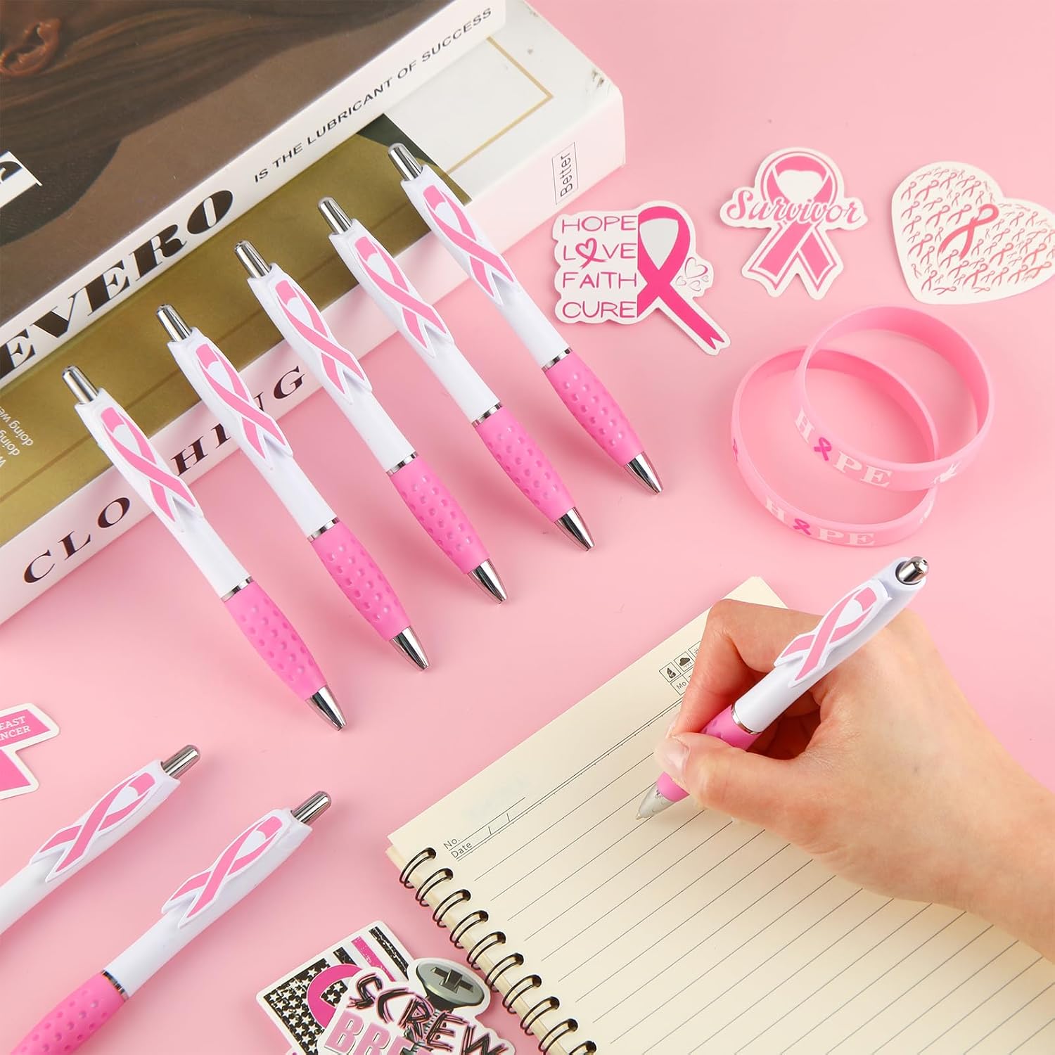Ctosree 100 bolígrafos retráctiles de gel de cinta rosa para concientización sobre el cáncer de mama, punta fina, tinta negra, bolígrafos de