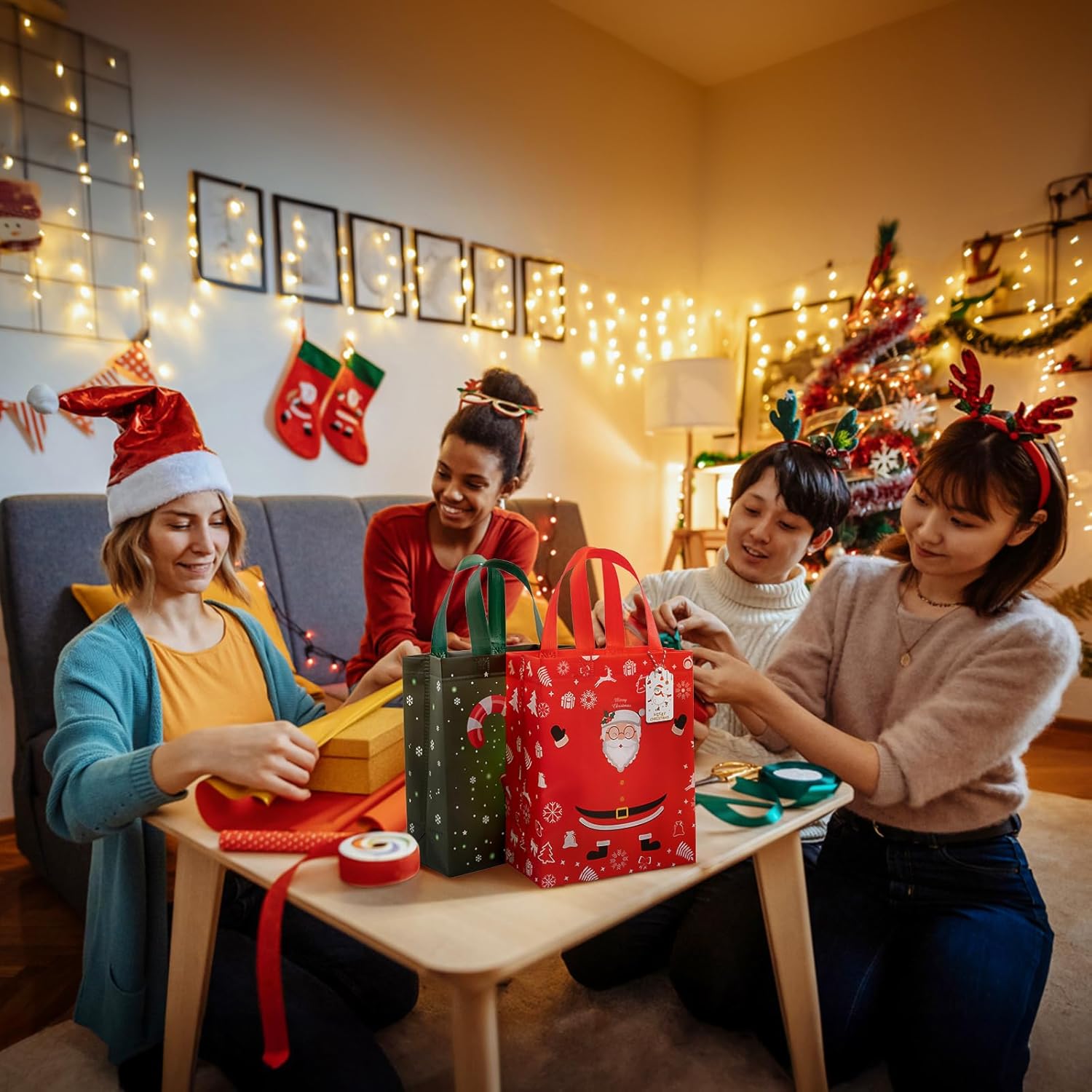 STYPOP Pequeñas bolsas de regalo de Navidad para regalos de Navidad, 24 bolsas de regalo de Navidad no tejidas, bolsas de Navidad reutilizables,