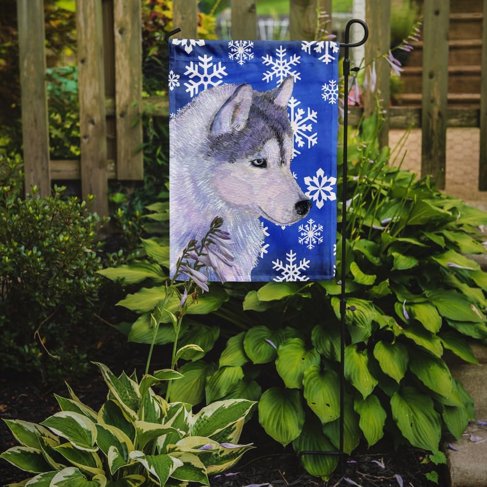 Caroline’s Treasures SS4602GF Bandera de jardín con diseño de copos de nieve de invierno de Husky siberiano, bandera decorativa para patio exterior,