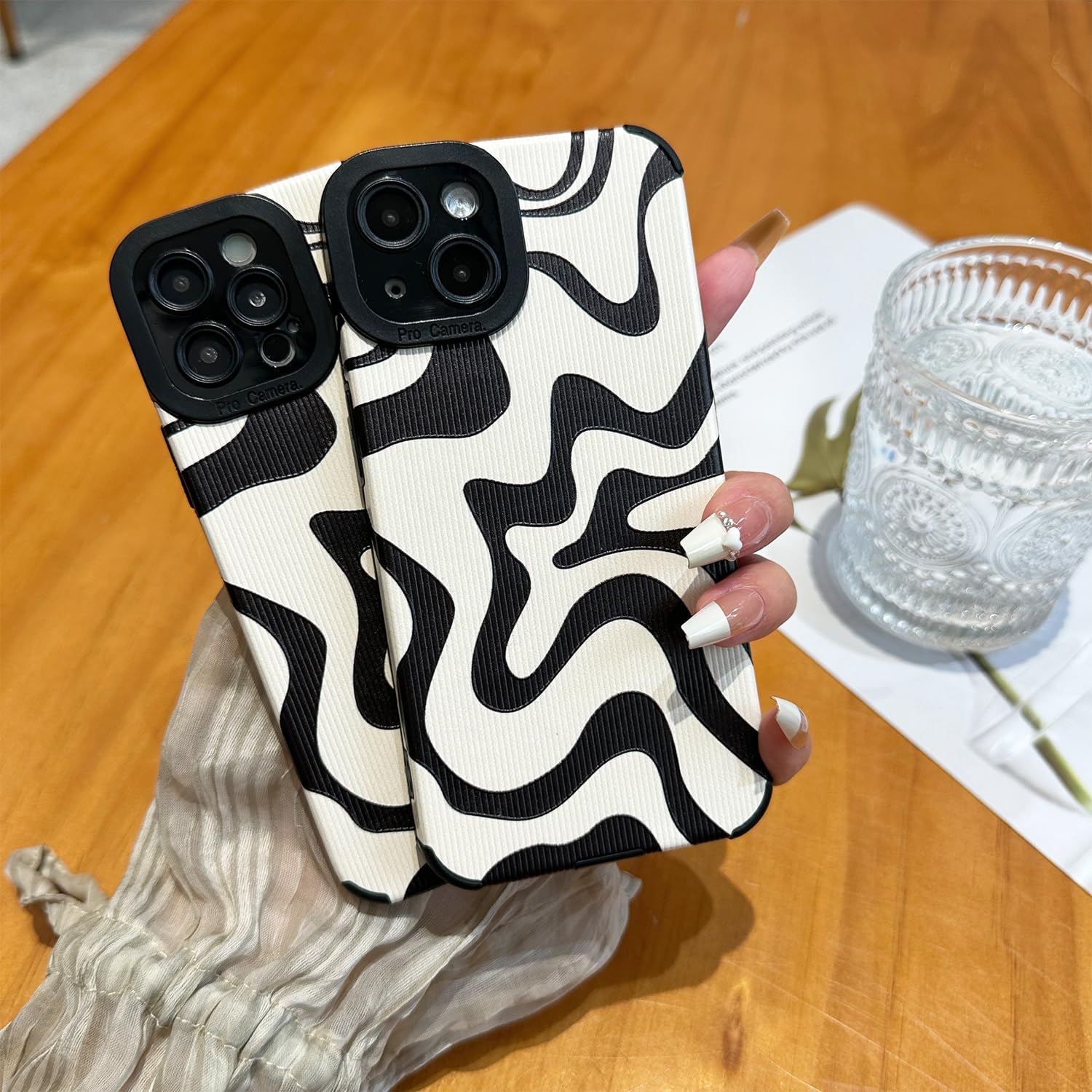 Funda diseñada para iPhone 11, piel sintética suave TPU y bonito arte ondulado pintado para mujeres y niñas, protector delgado a prueba de golpes,