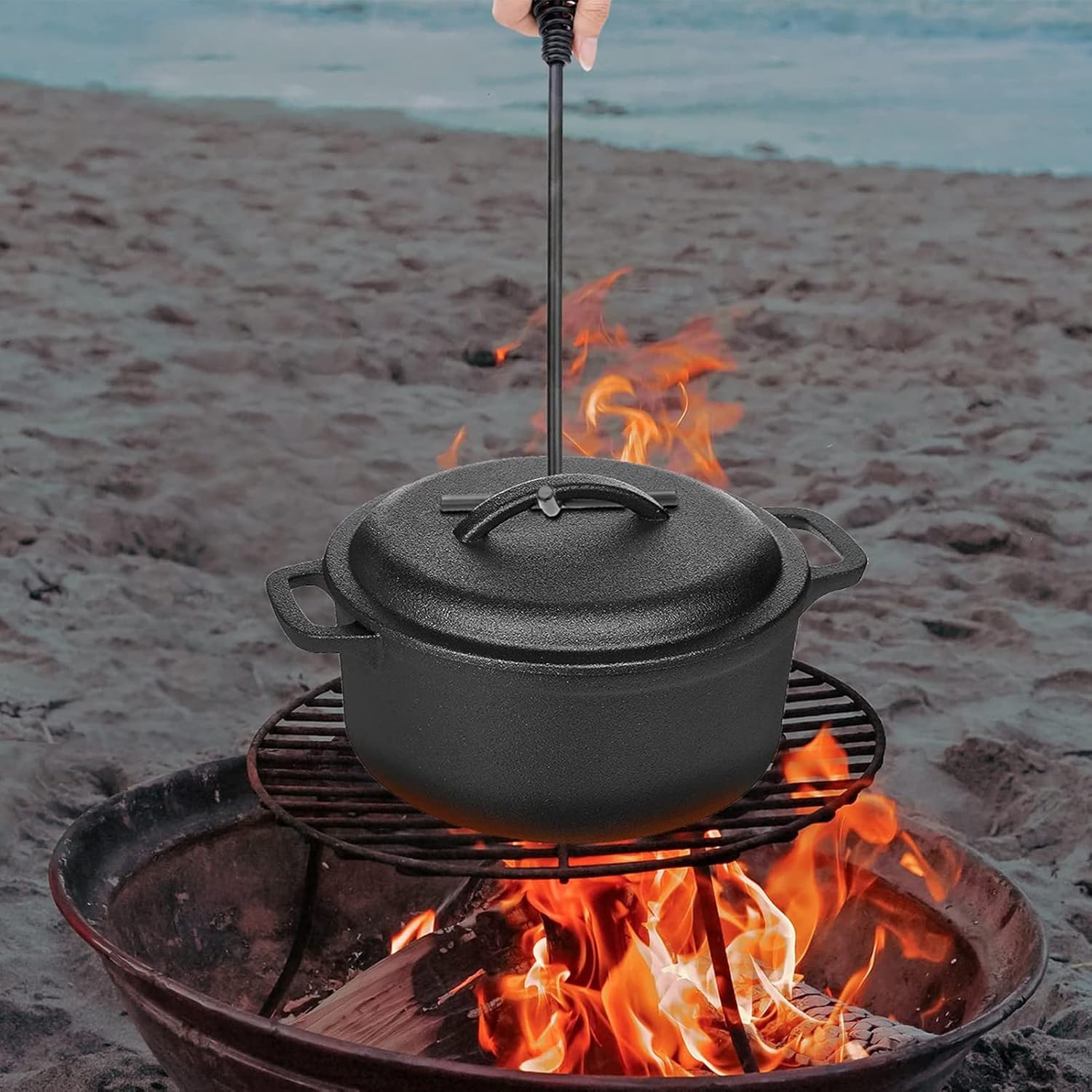Topyond Levantador de tapa de horno holandés de hierro fundido de 7.7 in con mango en espiral para acampar al aire libre y senderismo, color negro