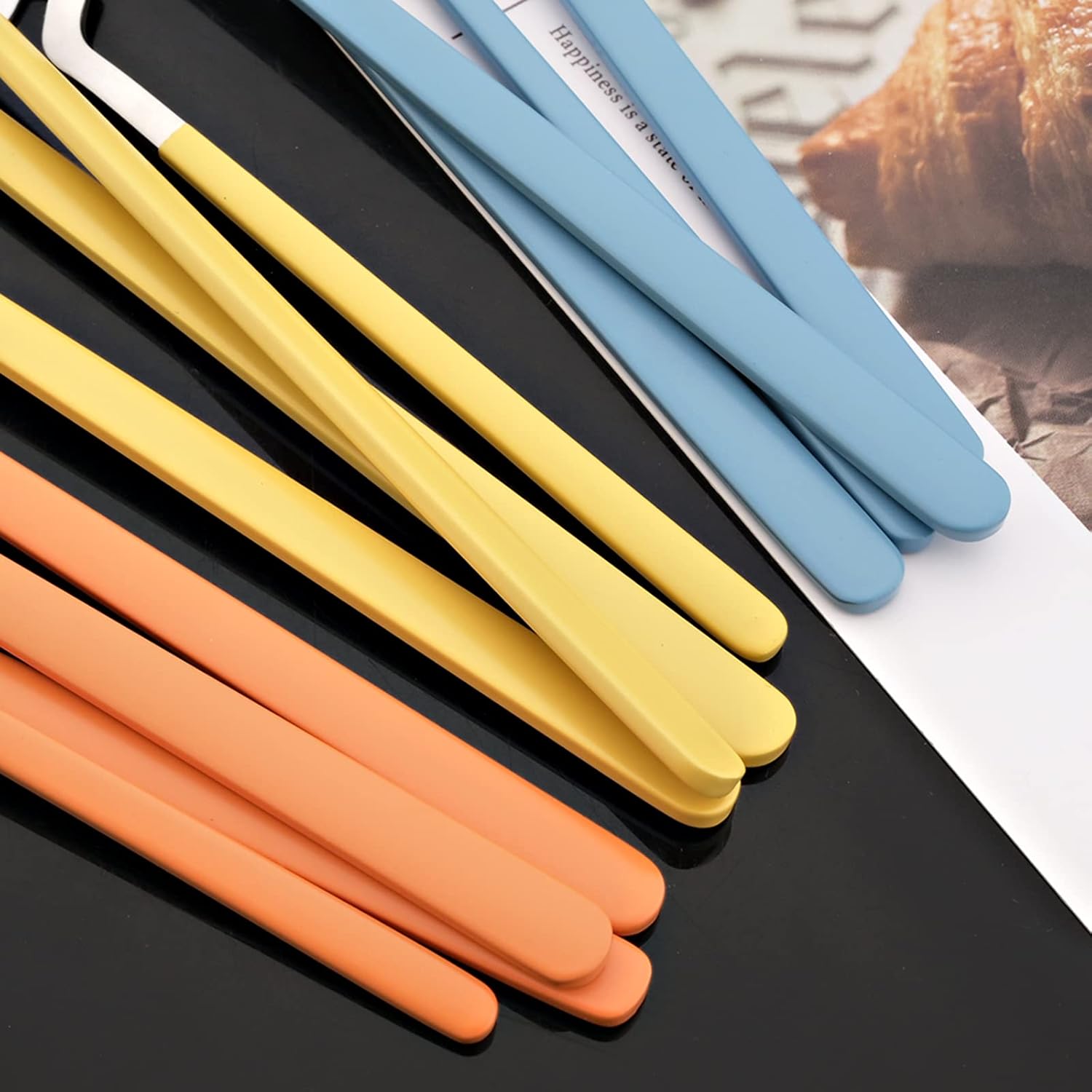 JASHII Juego de cubiertos de acero inoxidable 304 con acabado satinado de color macarrón de 24 piezas, juego de utensilios de cocina para 6