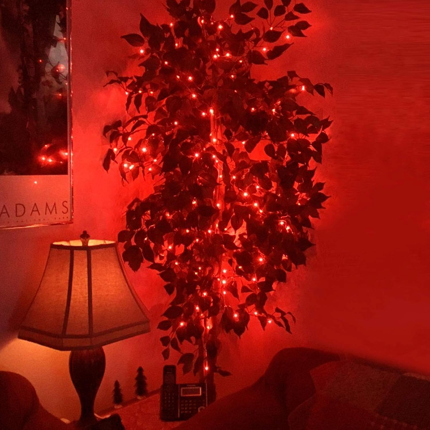 Guirnalda de luces regulables enchufables de 72 pies, 200 luces LED de alambre de cobre parpadeantes con temporizador remoto RF, rojo