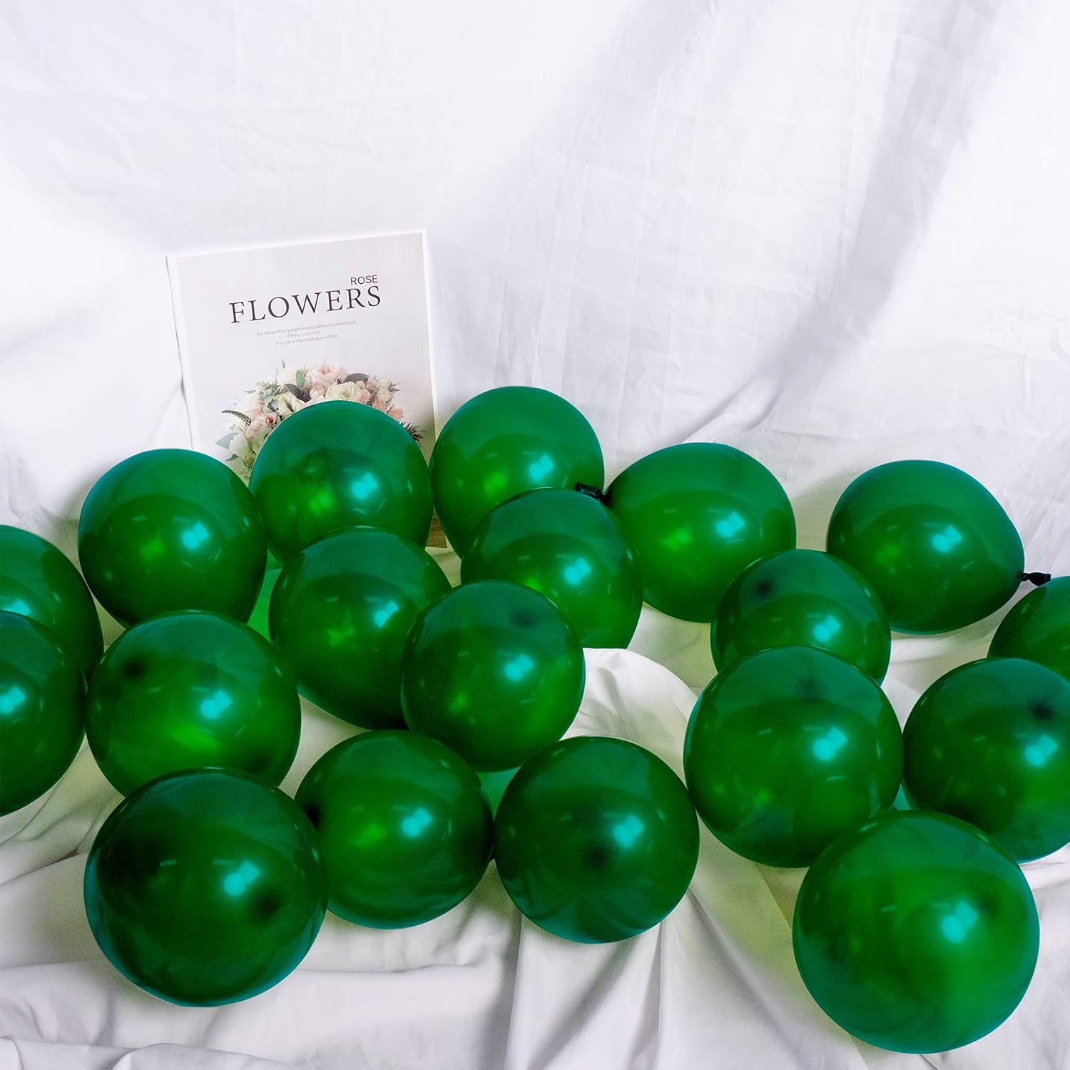 Paquete de 100 globos verdes de 5 pulgadas, globos de color verde oscuro de JOGAMS para decoraciones de fiesta de cumpleaños con temática de safari