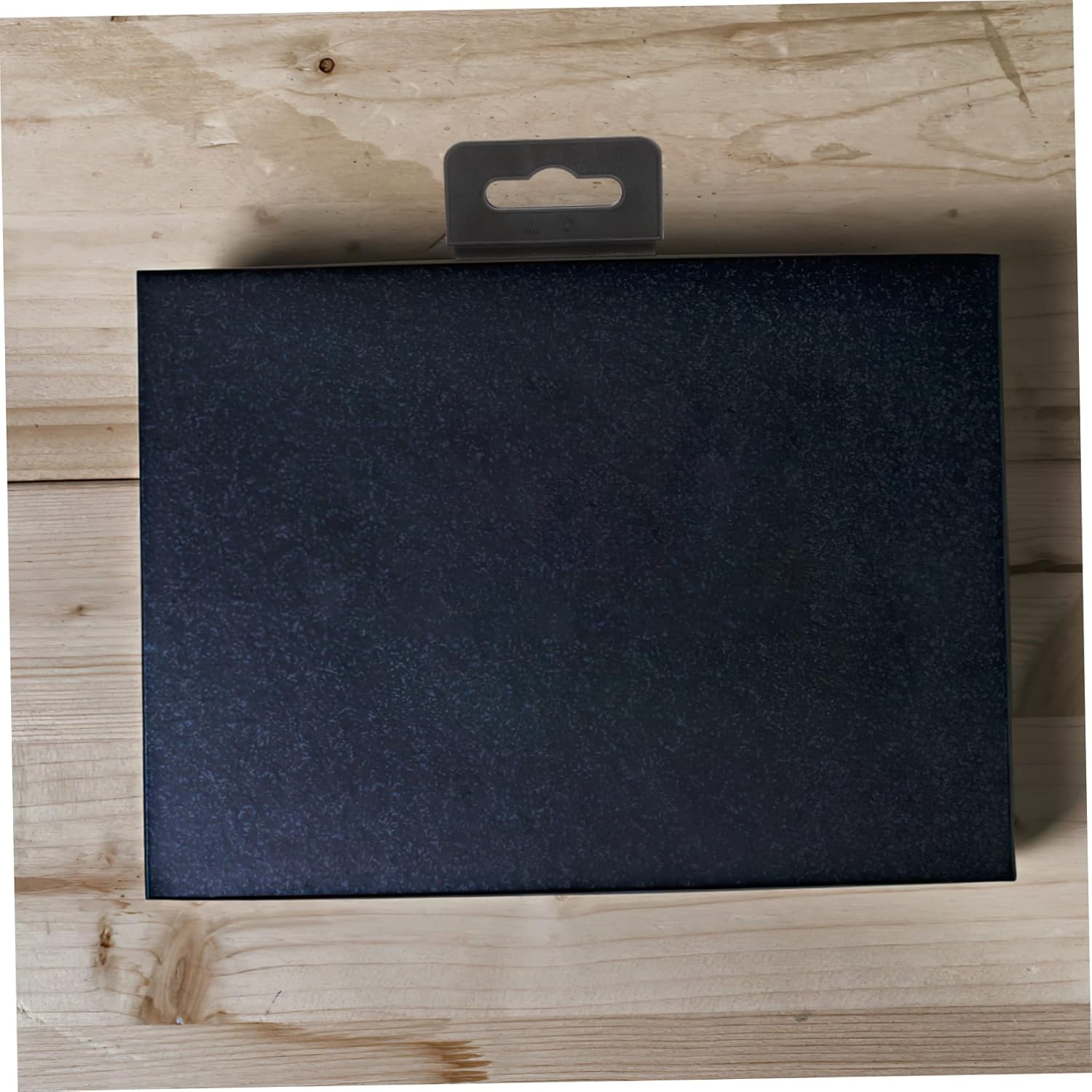 Cabilock 200 Uds. Gancho de ranura para colgar Pegboard, etiquetas adhesivas, gancho de agujero de ranura, pestañas adhesivas, ganchos de plástico