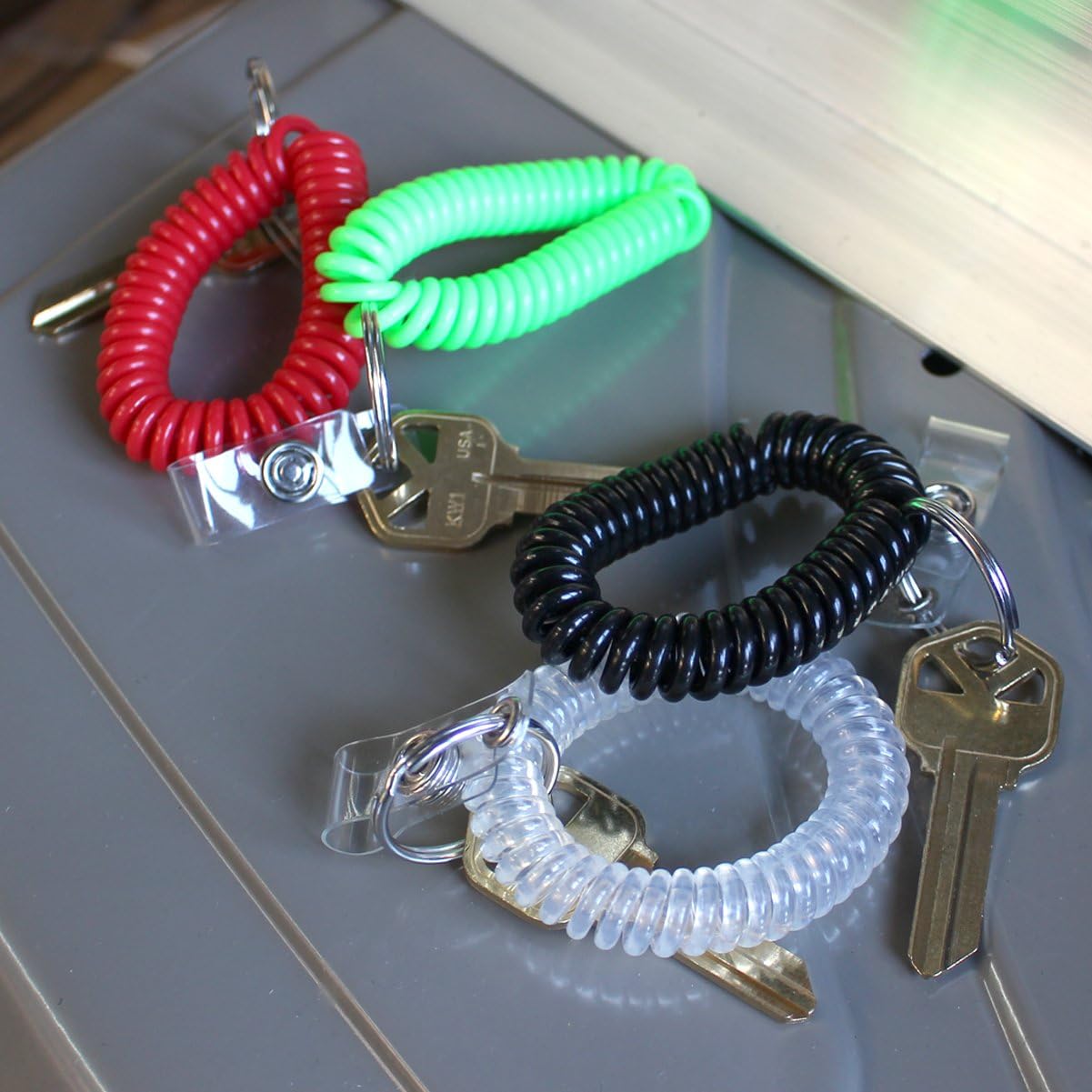 Specailist ID – Soporte para insignia de bobina de muñeca, elástico en espiral de alta calidad, llaveros y llavero, Variado