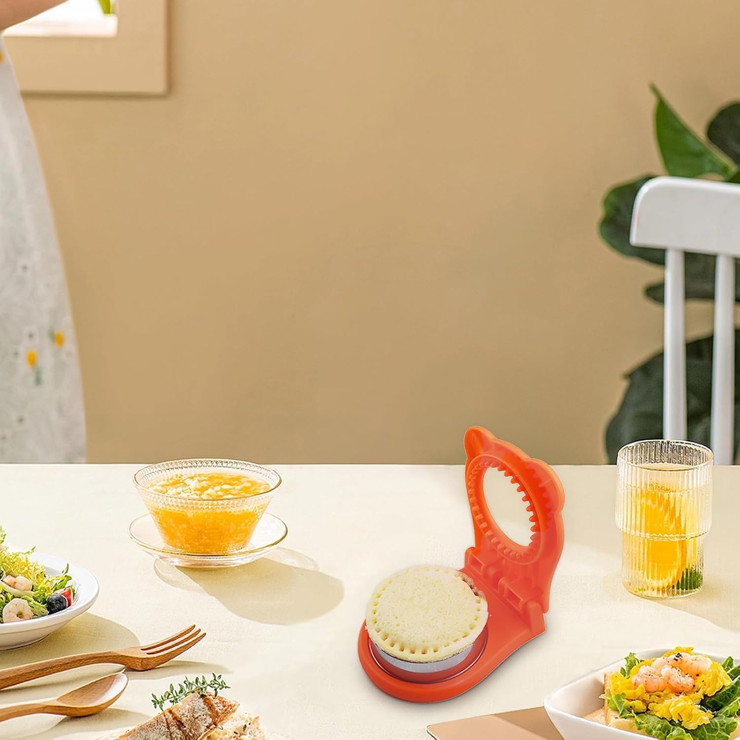 Cortador de sándwich naranja  Perfecto para sándwiches, galletas y creaciones de bricolaje, cortador y sellador de sándwiches, desoxidante de pan