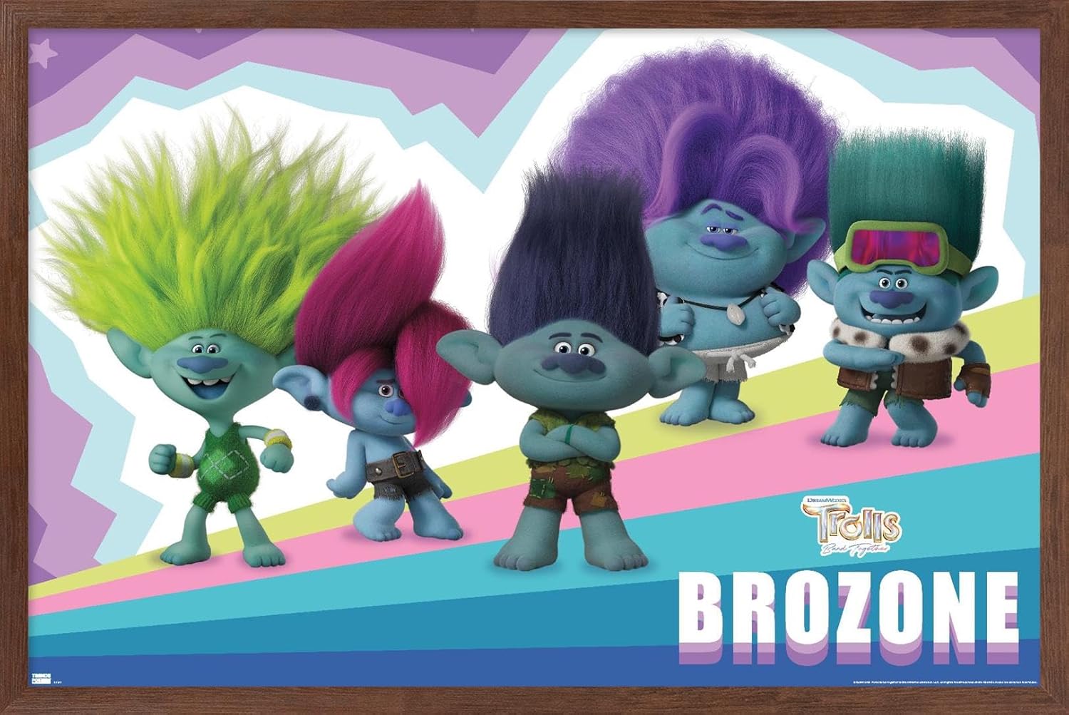 Trends International Trolls Band Together – Póster de pared de brozone, 22.37 x 34.00 pulgadas, versión enmarcada de caoba