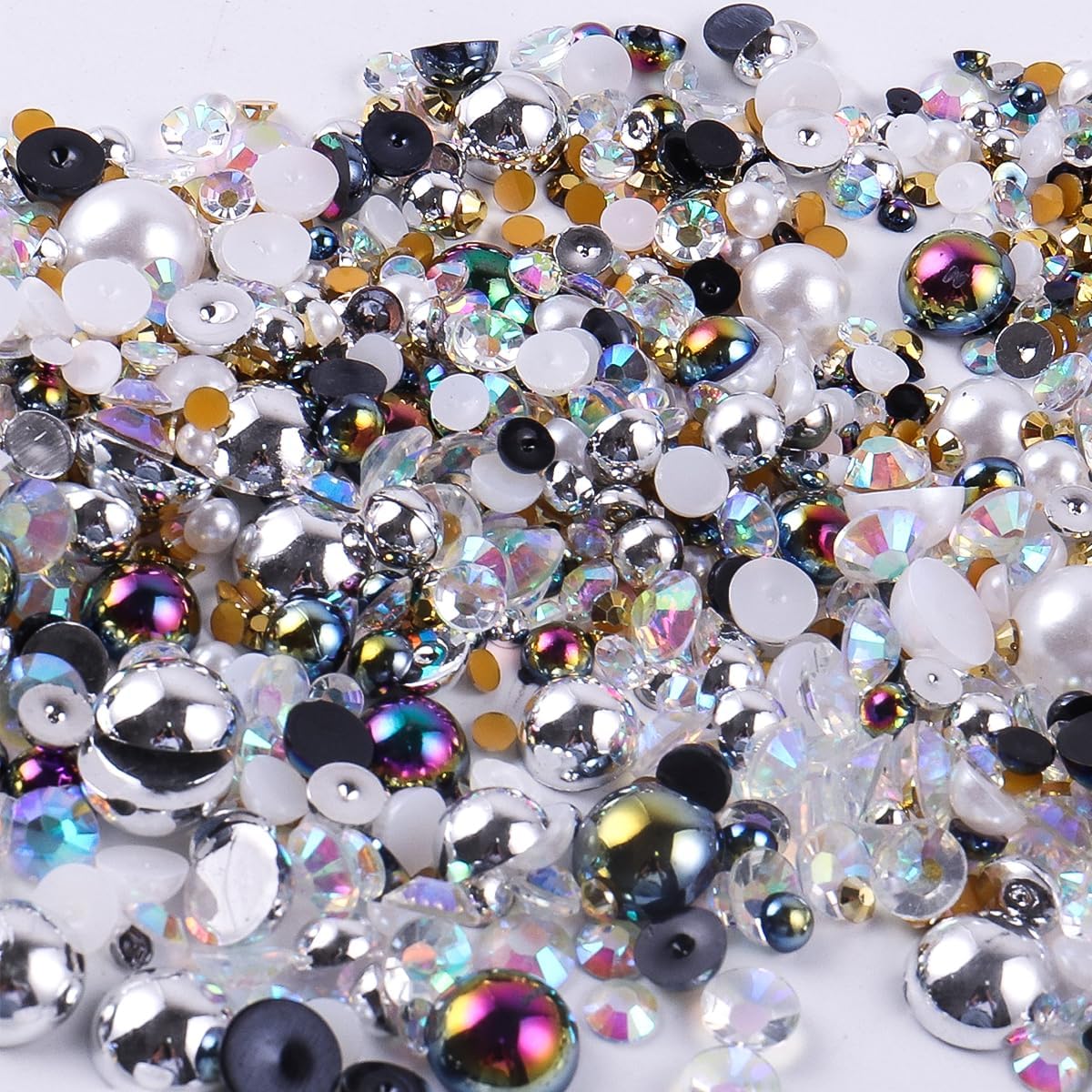 Perlas mixtas de 1.06 oz con parte trasera plana y diamantes de imitación para manualidades, color blanco perlado y negro AB, 1100 diamantes de