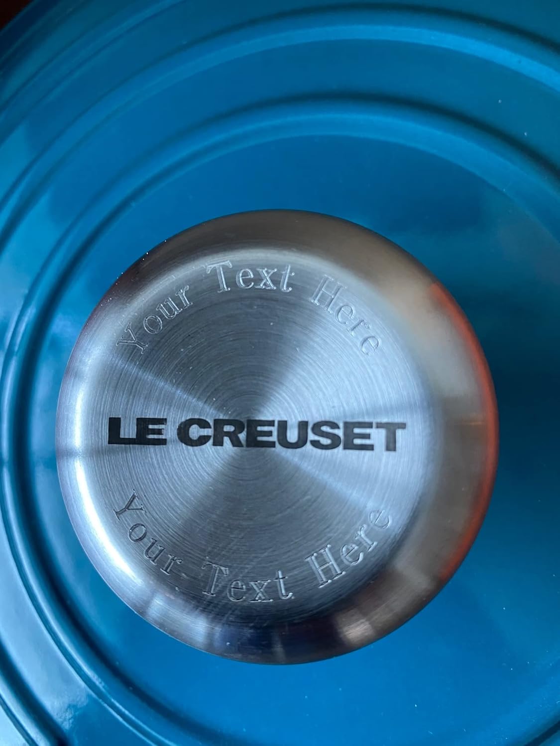 Le Creuset Braiser Signature de 2.25 cuartos de galón con perilla de acero inoxidable personalizada grabada