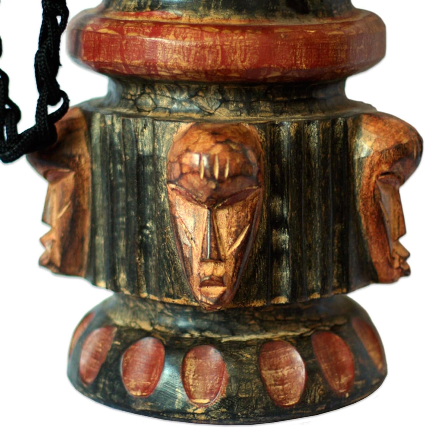 NOVICA Tambor Djembe de madera tallada a mano con correa de algodón, piensa juntos