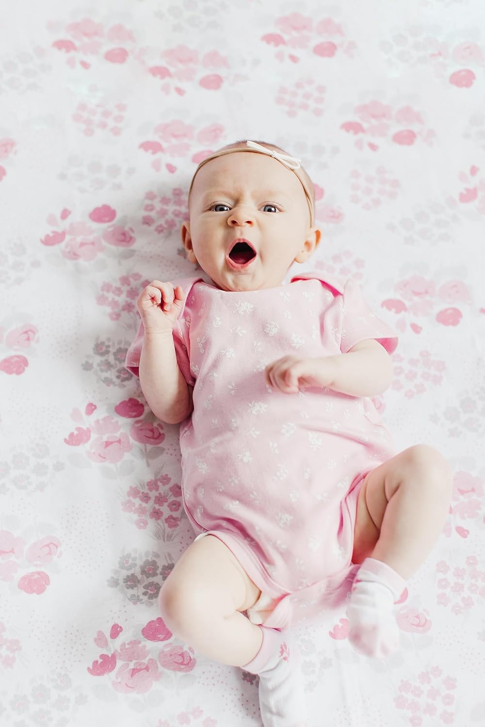 Juego de regalo para niña, juego de 8 piezas hechas a mano con ramos de Baby Blossom para niña, cesta de regalo para niña recién nacida, regalo de
