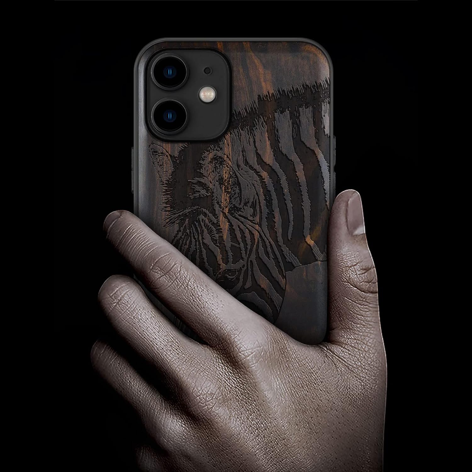 Carveit Funda de madera para iPhone 11 madera natural y TPU suave negro a prueba de golpes, funda protectora de madera única y elegante compatible