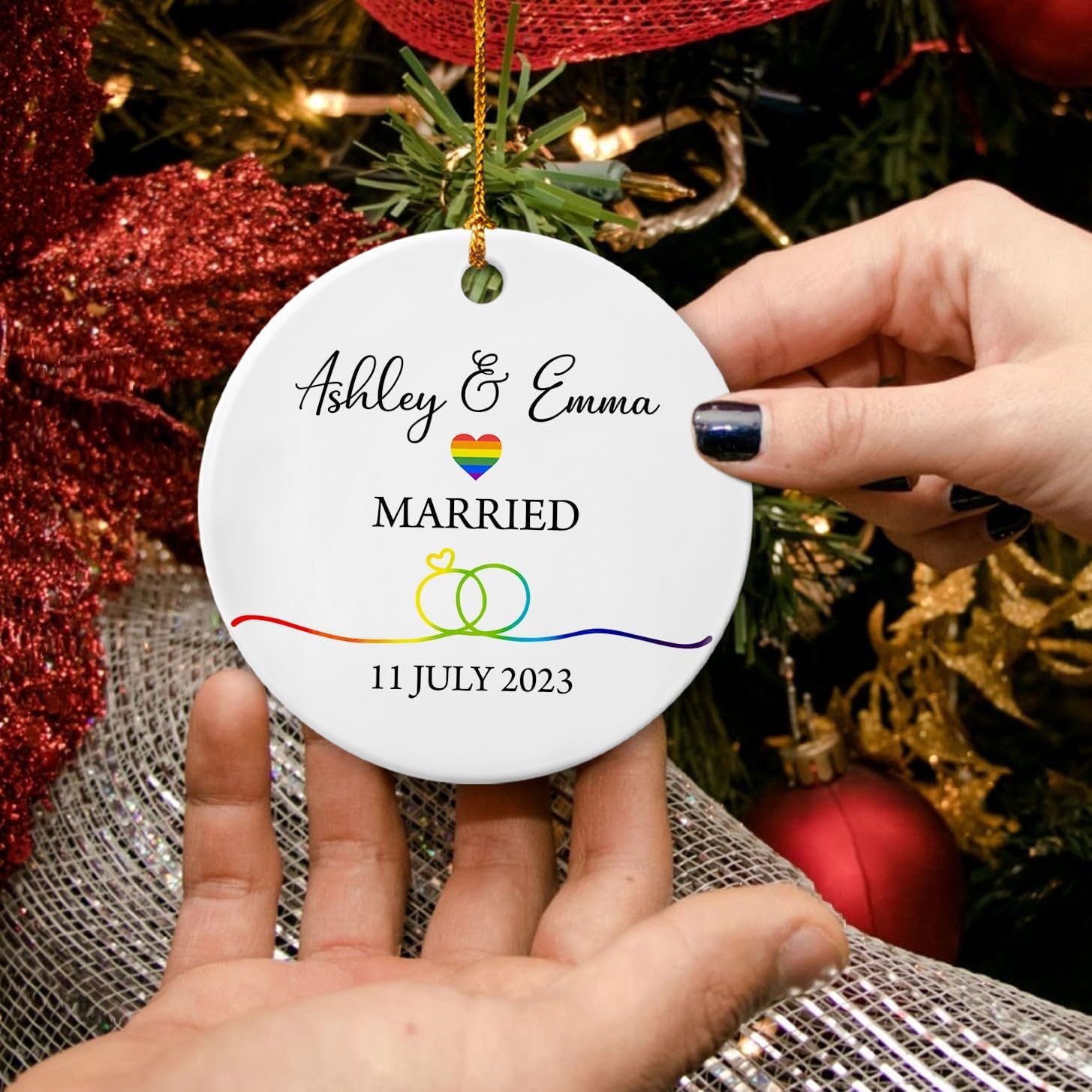 Adorno personalizado de cerámica de Navidad para boda casada, regalo para pareja LGBTQ, adorno de primera Navidad para casados, elige nombres y
