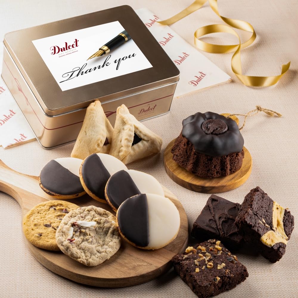 Dulcet Gift Baskets Caja de regalo clásica de agradecimiento con texto en inglés “Thank You” con aperitivos horneados, gran idea de regalo para