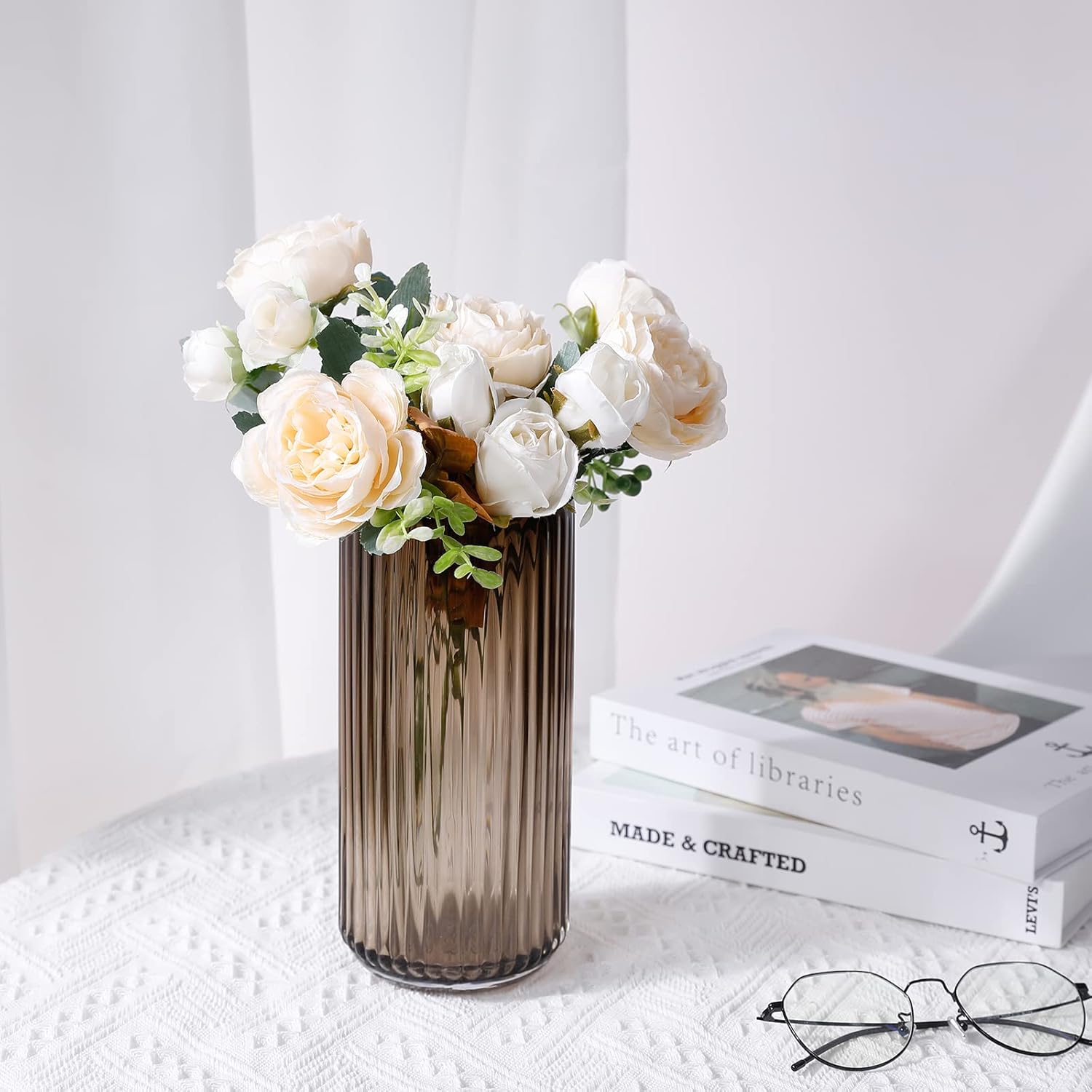 Jarrón de flores, moderno jarrón redondo grande de vidrio acanalado marrón para decoración de escritorio de oficina en casa