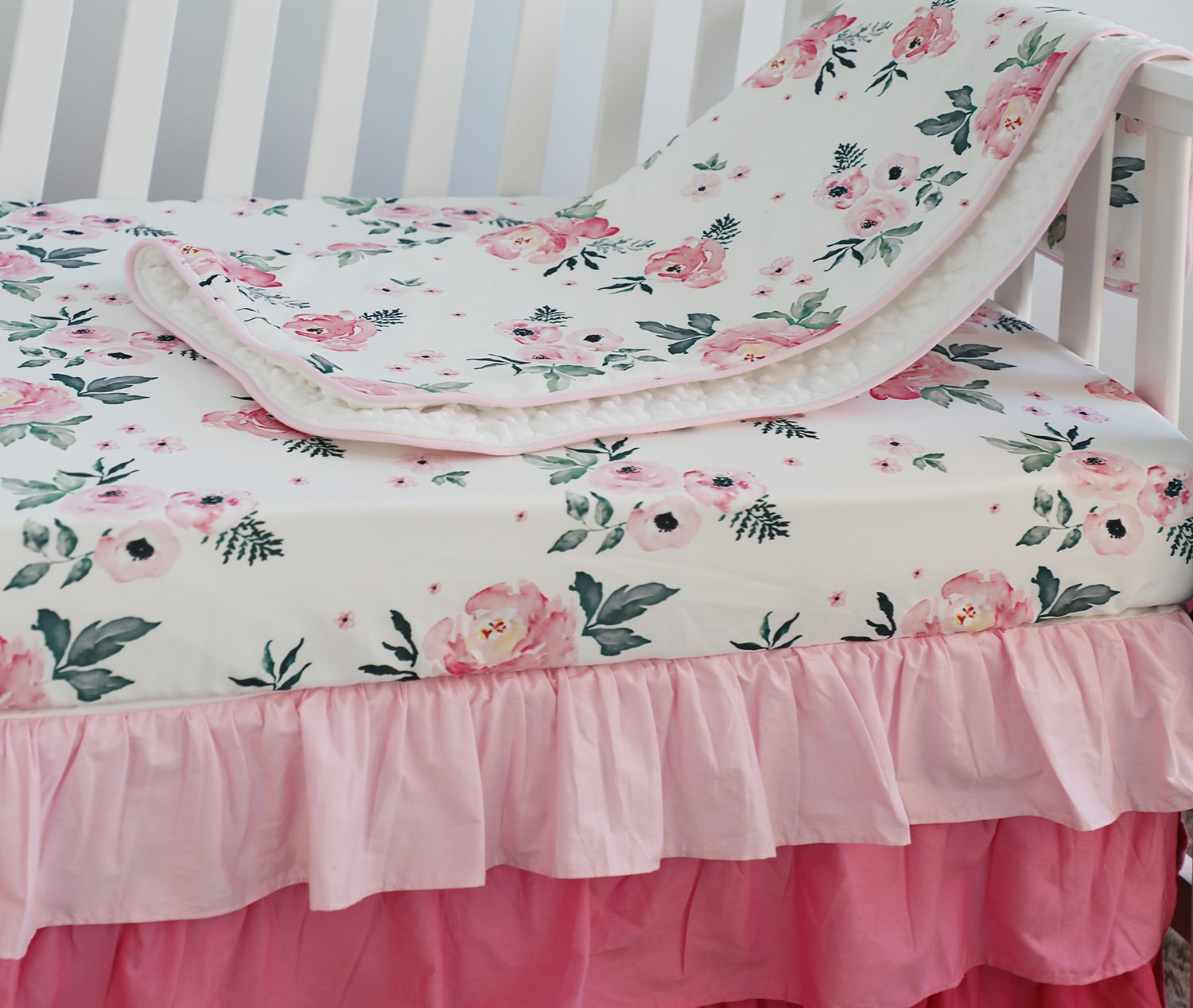 Sábana bajera ajustable floral para cuna para niños y niñas, se adapta a colchones estándar de cuna de 28 x 52 pulgadas (rosa pera)