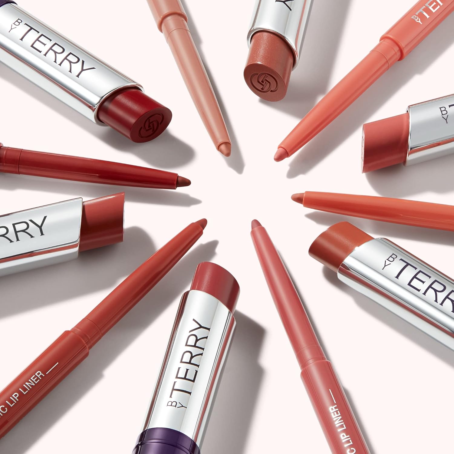 By Terry Lápiz delineador de labios hialurónico, define los labios, fórmula cremosa e hidratante, cobertura intensamente pigmentada y duradera,