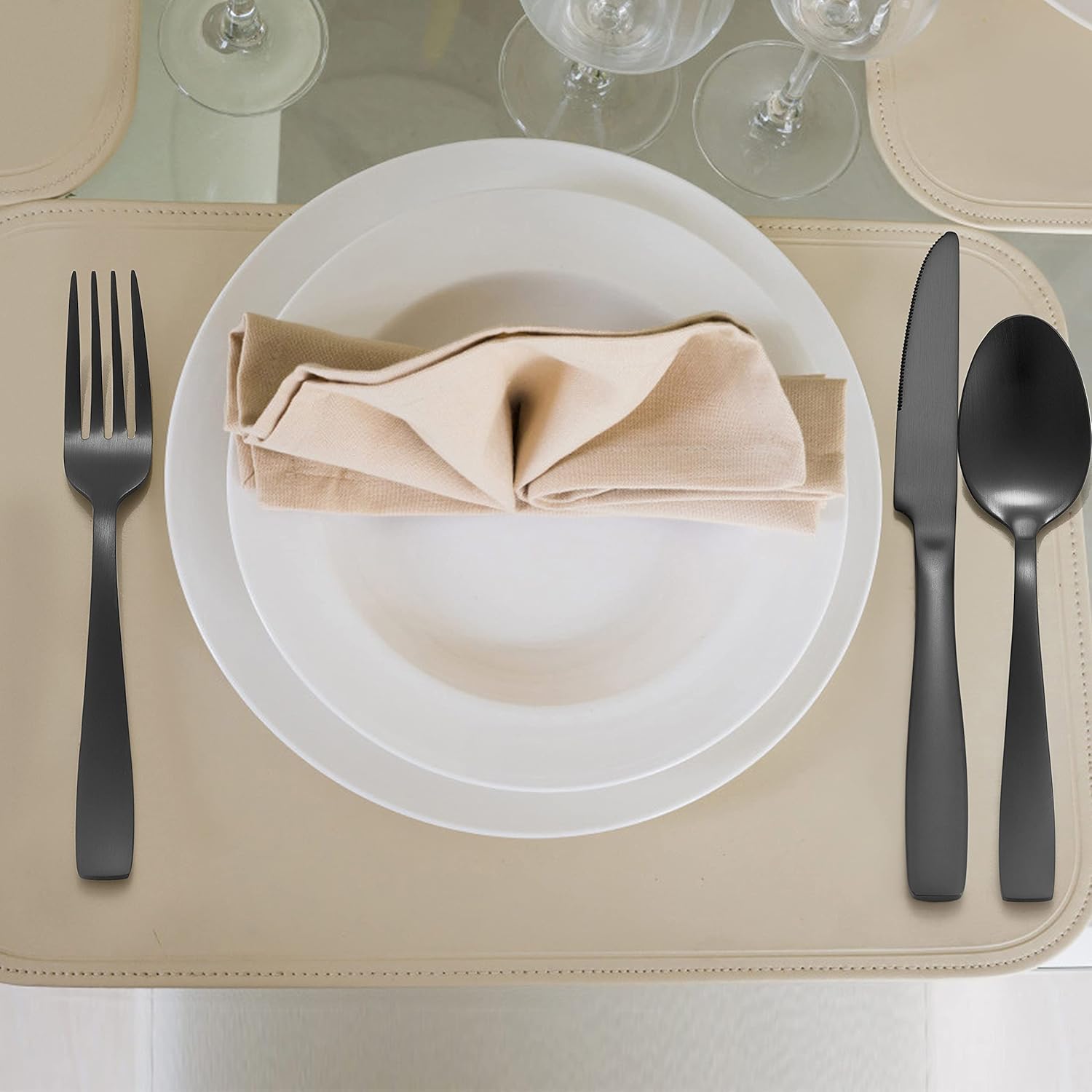 LIANYU Juego de cubiertos negros de 24 piezas con cuchillos para carne, cubiertos de acero inoxidable para 4, elegantes utensilios de cocina