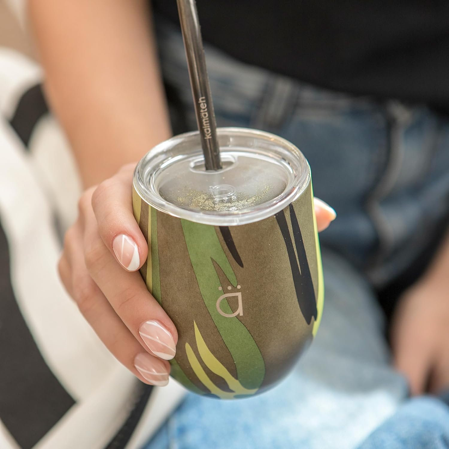 Kalmateh Yerba Mate Gourd – Acero inoxidable de doble pared con tapa sin BPA, filtro de bombilla y limpiador de bombilla, verde camuflaje, 8 onzas