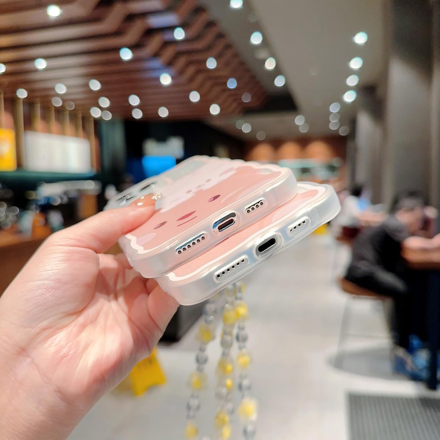 ZSYTZL Funda compatible con iPhone 15, bonito patrón de dibujos animados con bonito diseño de cadena para mujeres y niñas, funda estética kawaii