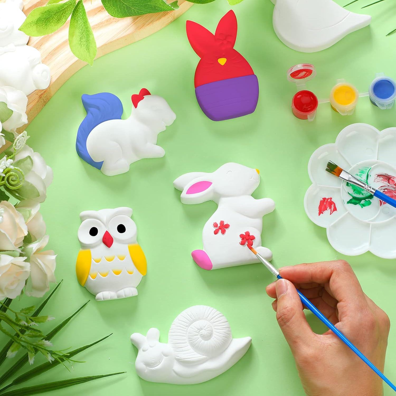 Juego de 12 juegos de arte y manualidades para niños, sin pintar, figuras de cerámica para pintar tus propias figuras con 12 imanes, 2 pinceles y 1