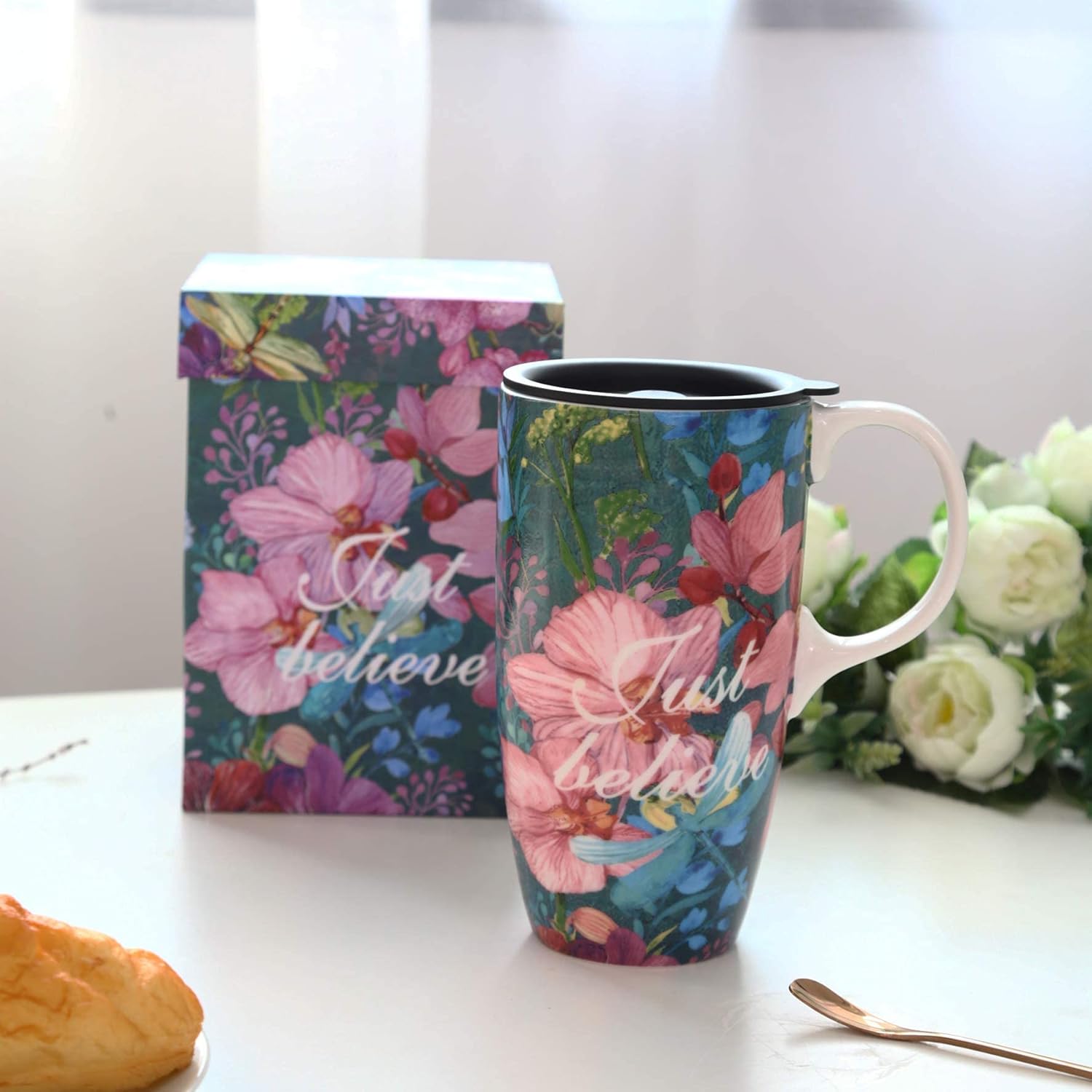 DUSVALLY Taza de cerámica grande taza de café alta tazas de viaje taza de té con leche de porcelana con tapa y caja de color 17oz, simplemente cree,