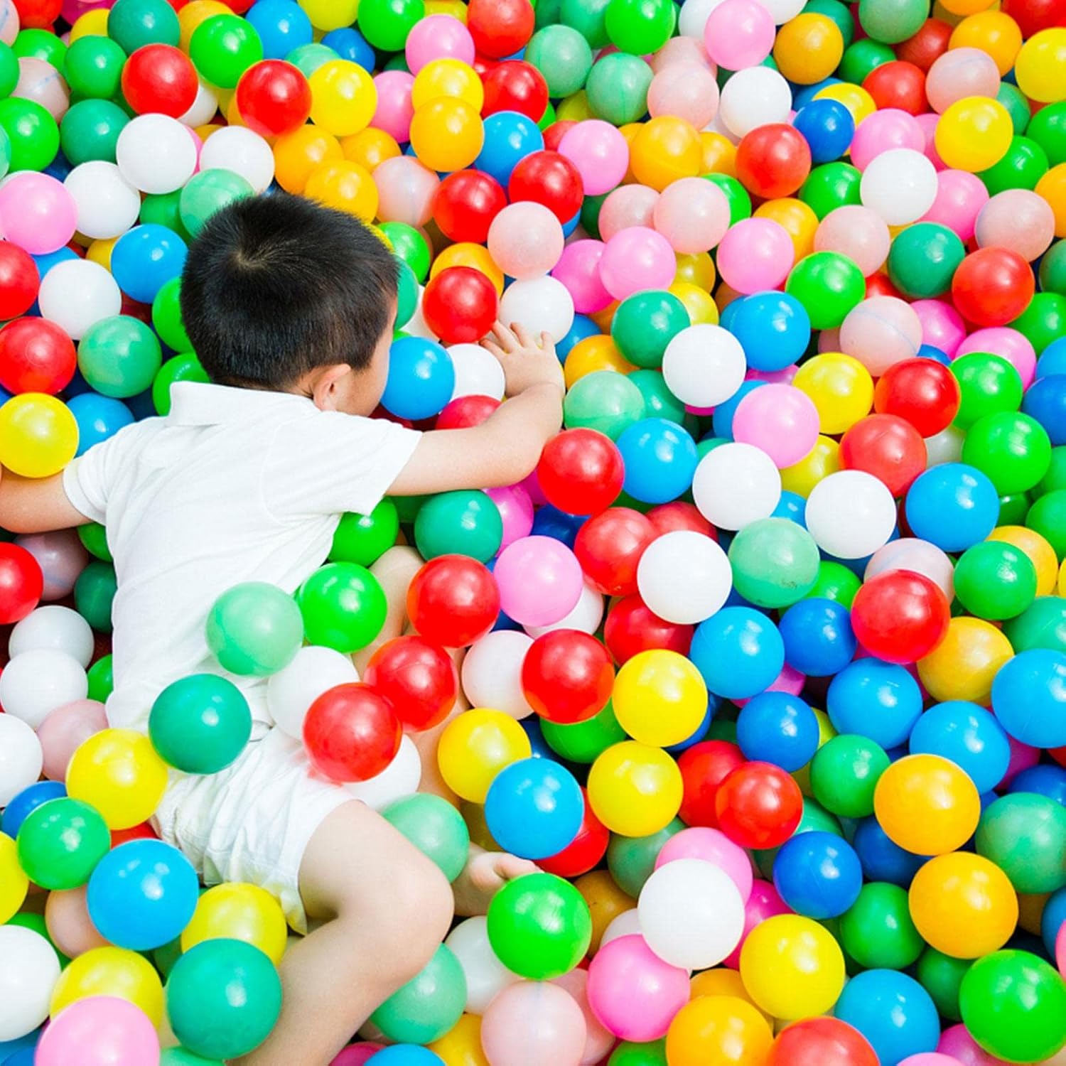 50 bolas con bolsa de almacenamiento, bolas sin BPA para pozo de bolas para niños pequeños, bolas coloridas antiaplastamiento de 2.2 in, bolas de