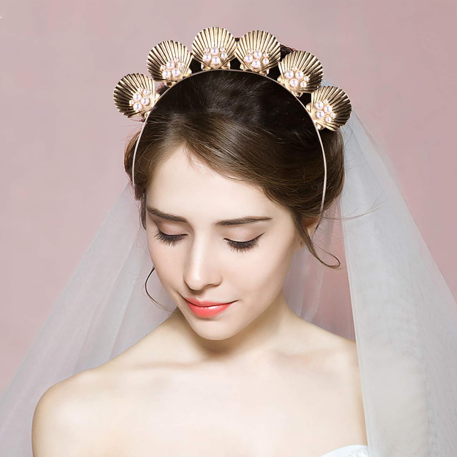 Minkissy Diadema de perlas de concha dorada, corona de conchas de mar, tiara de perlas de diosa con peine para mujeres y niñas, boda, Navidad,