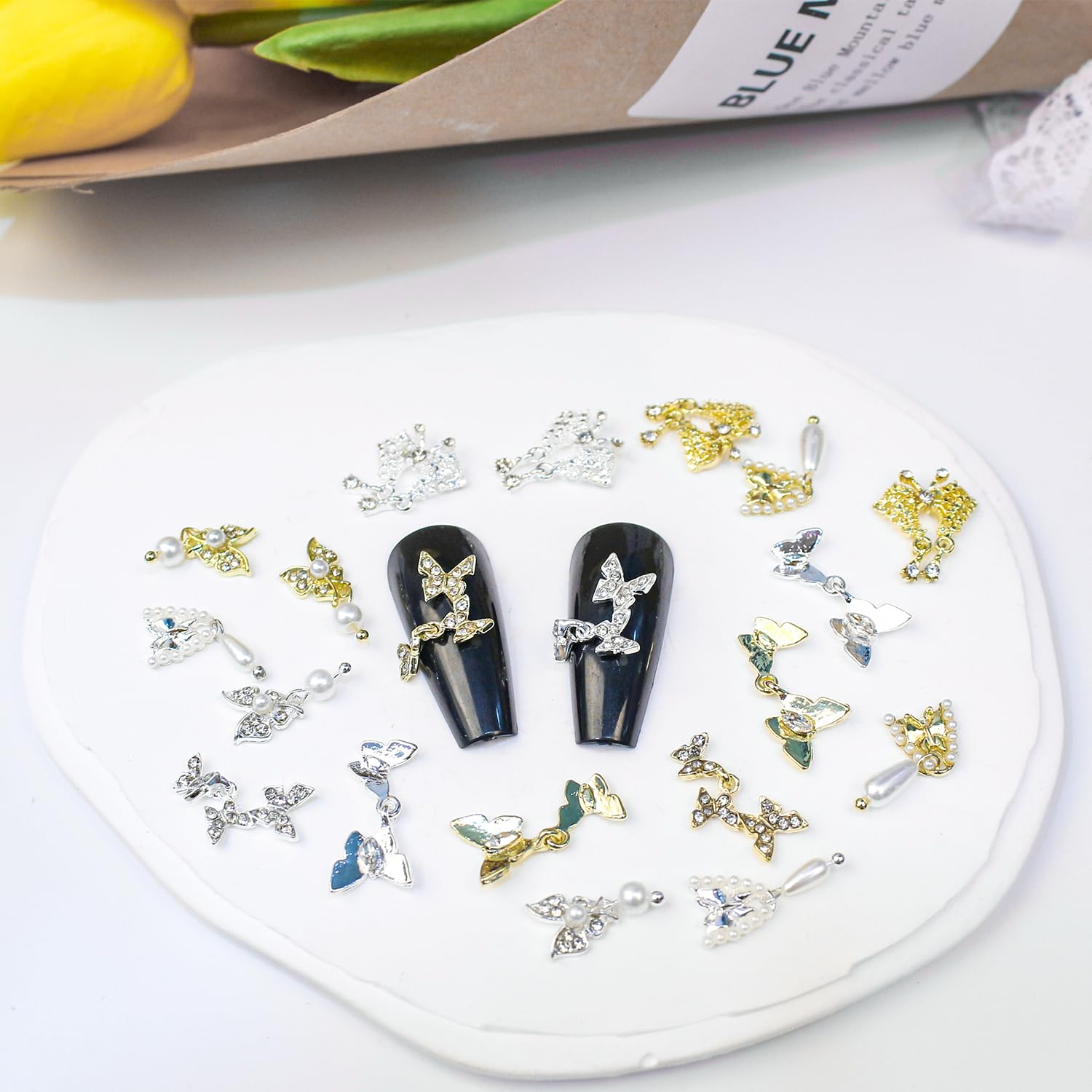 DANNEASY 20 dijes de mariposa 3D para uñas, colgantes con parte trasera plana, gemas de cristal, aleación de diamante, mariposas, decoración de uñas