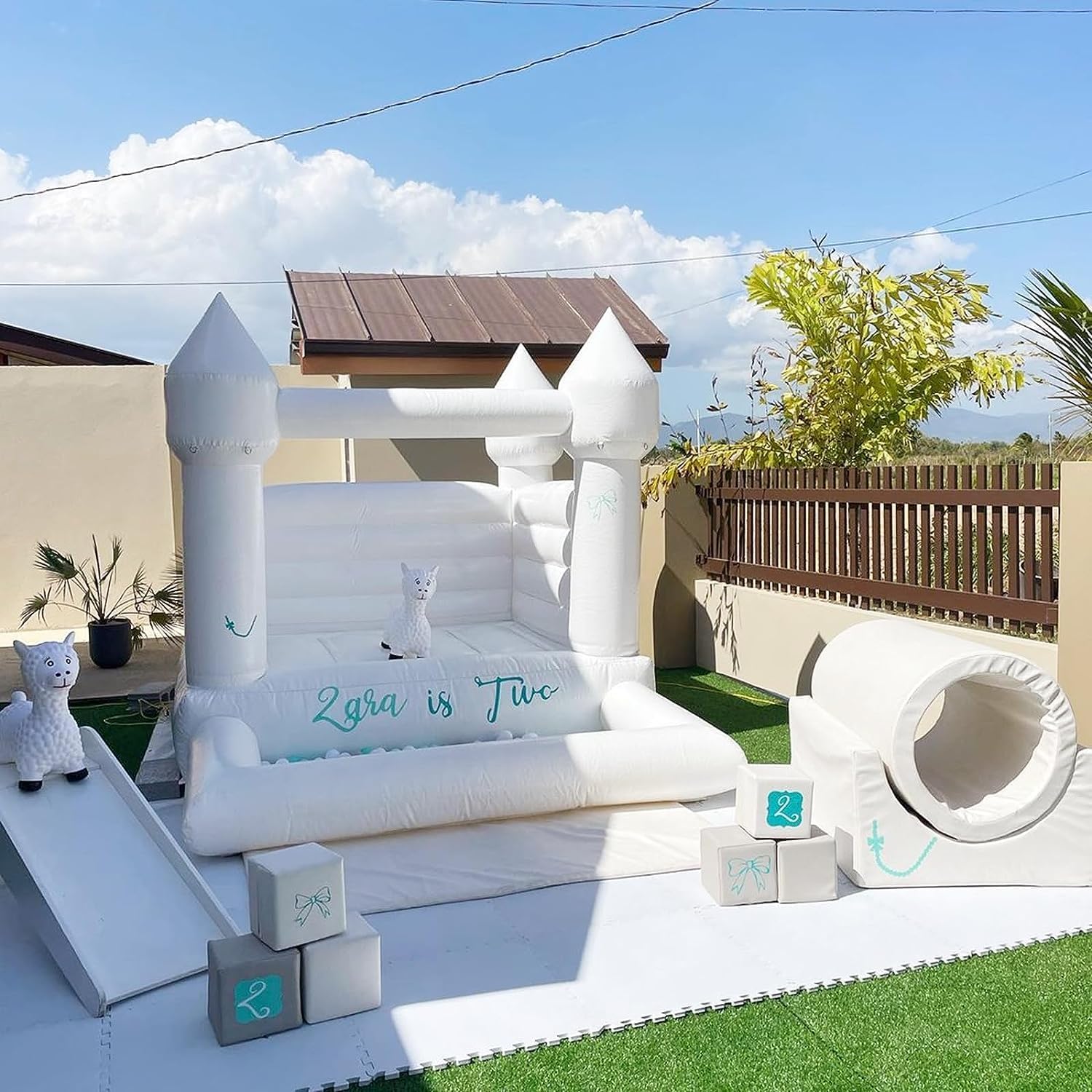 Casa de rebote blanca con soplador de aire, 8 pulgadas de largo x 10 pulgadas de ancho, castillo animoso para patio trasero del hogar, adecuado para