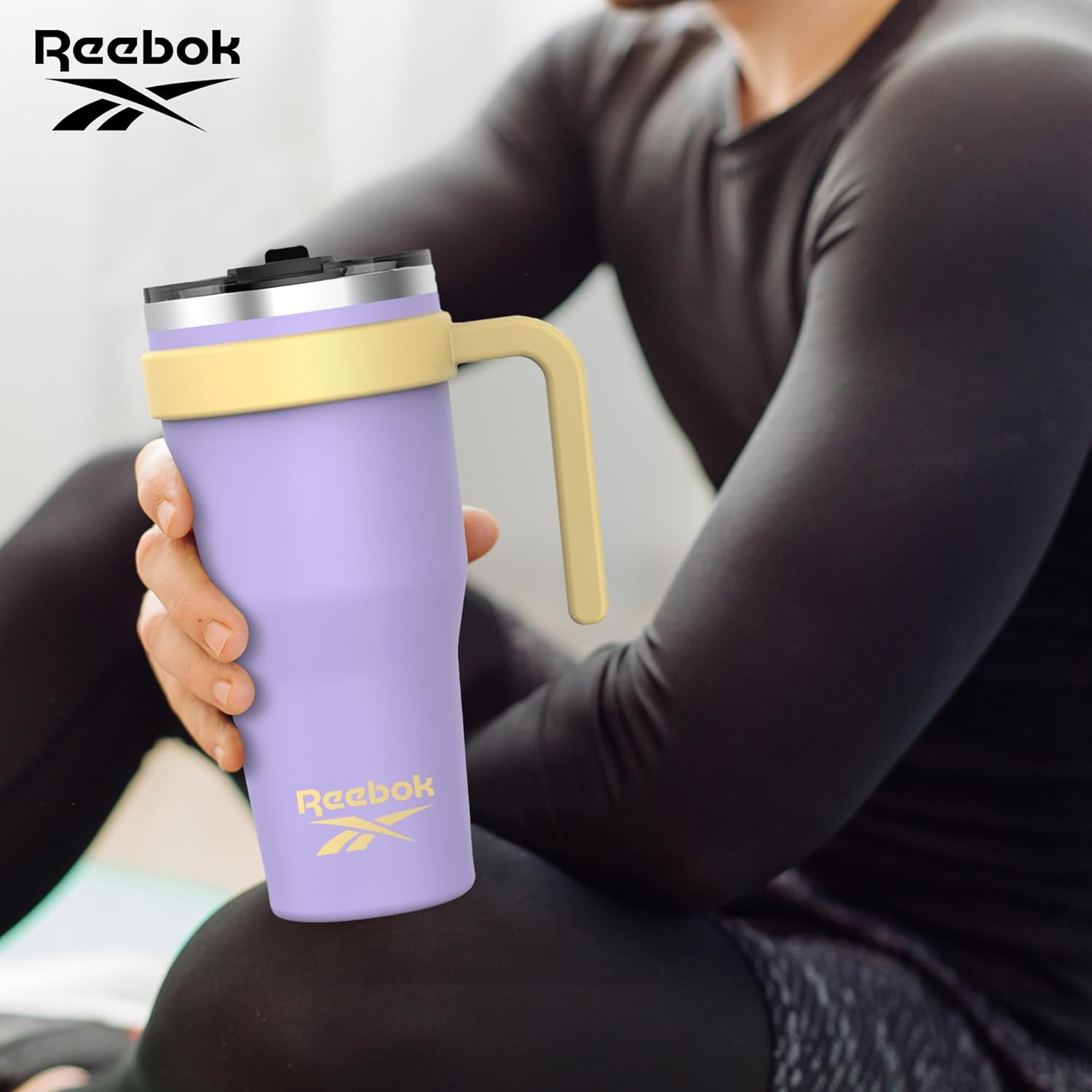 Reebok Vaso de acero inoxidable con asa, vaso de 40 onzas, dos tonos, doble pared aislado al vacío, vaso a prueba de fugas para hombres y mujeres