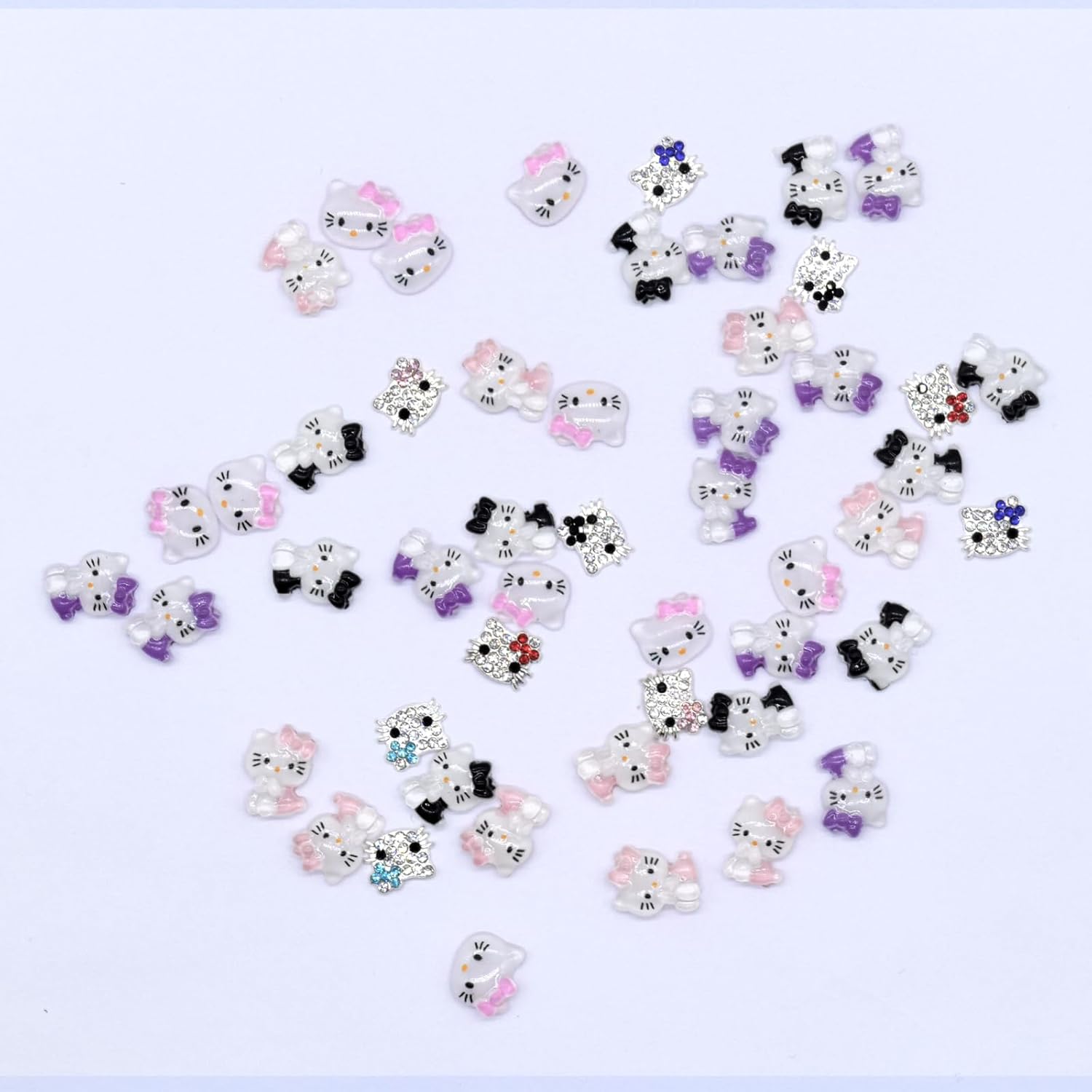 SICIJONYY 50 dijes de uñas de gatito 3D para arte de uñas, encantos kawaii para arte de uñas, dijes de resina con parte trasera plana, bonitos dijes
