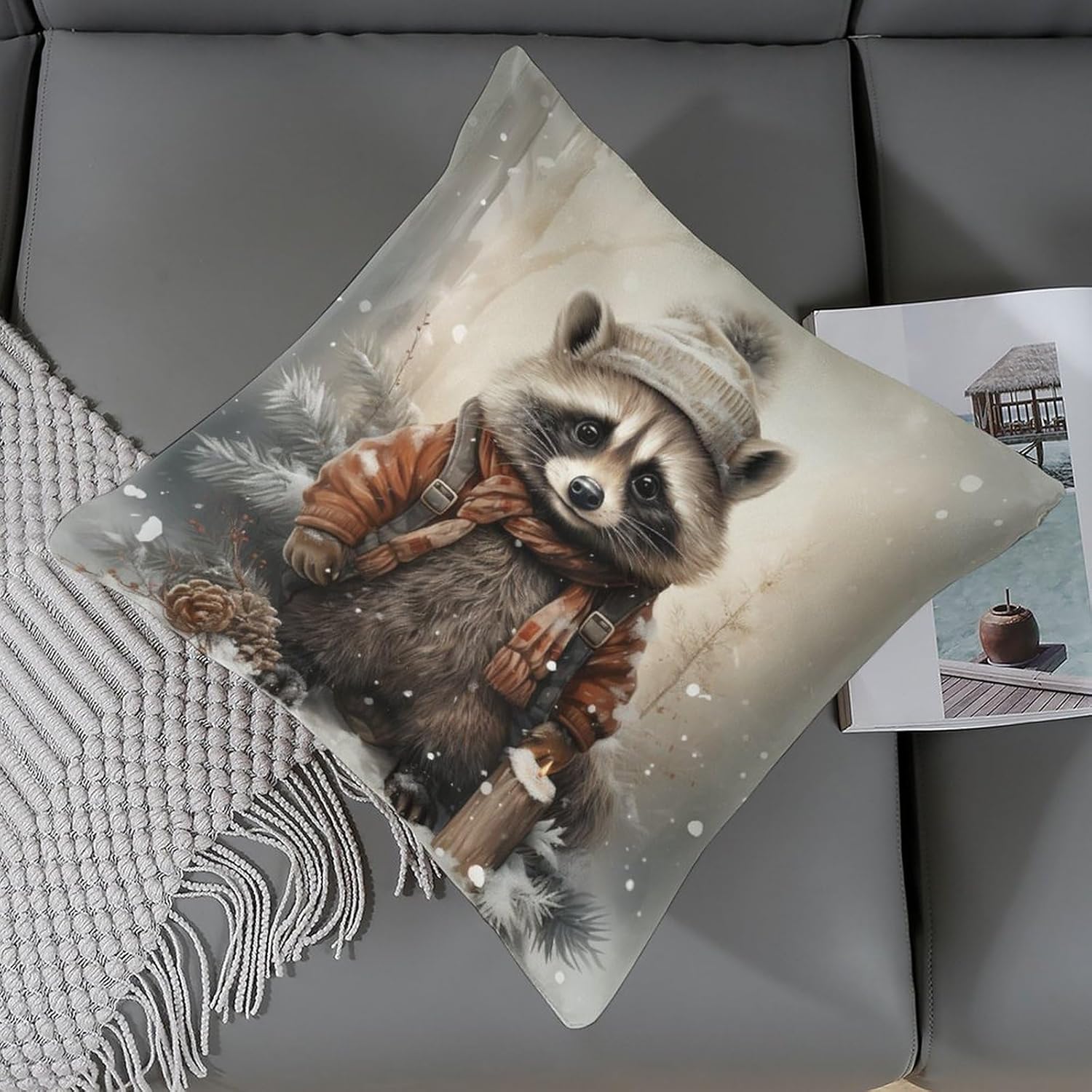 HighonHi Fundas de almohada decorativas de 26 x 26 pulgadas, lindas fundas de cojín de satén de dibujos animados de mapache de Navidad, nieve e