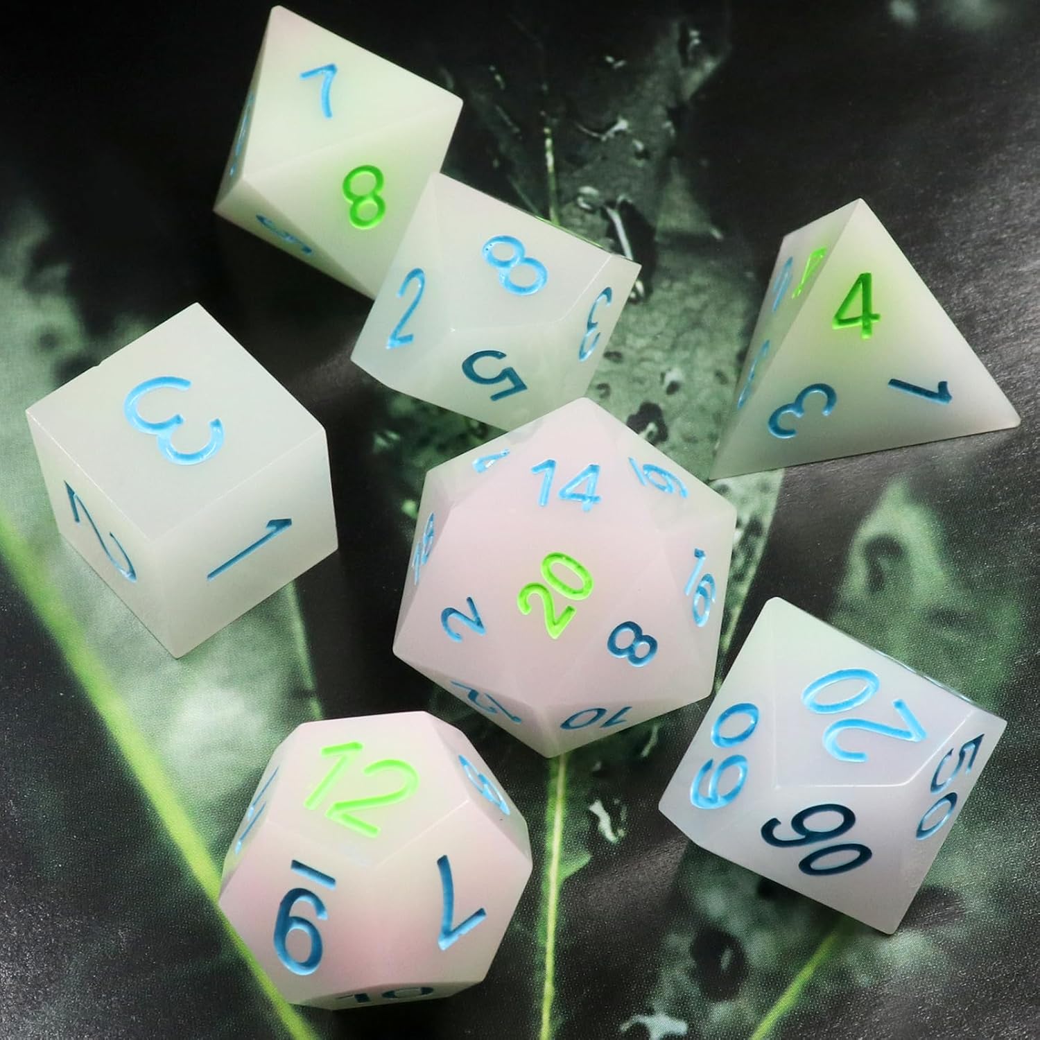 Haxtec DND – Juego de dados de borde afilado con estuche de dados hecho a mano, rosa claro, verde, azul, pastel, resina D&D, para regalos de TTRPGs,
