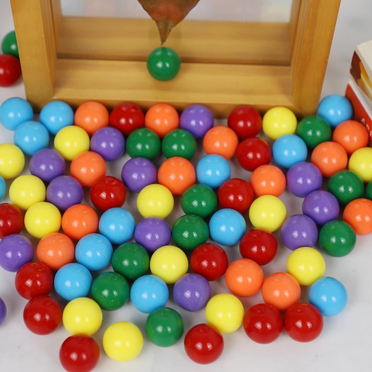 Qryovsa 30 canicas de repuesto de 0.551 in, 5 de cada uno de los 6 colores para agravar Wahoo Dirty Marbles, juego de mesa de mármol colorido, 6