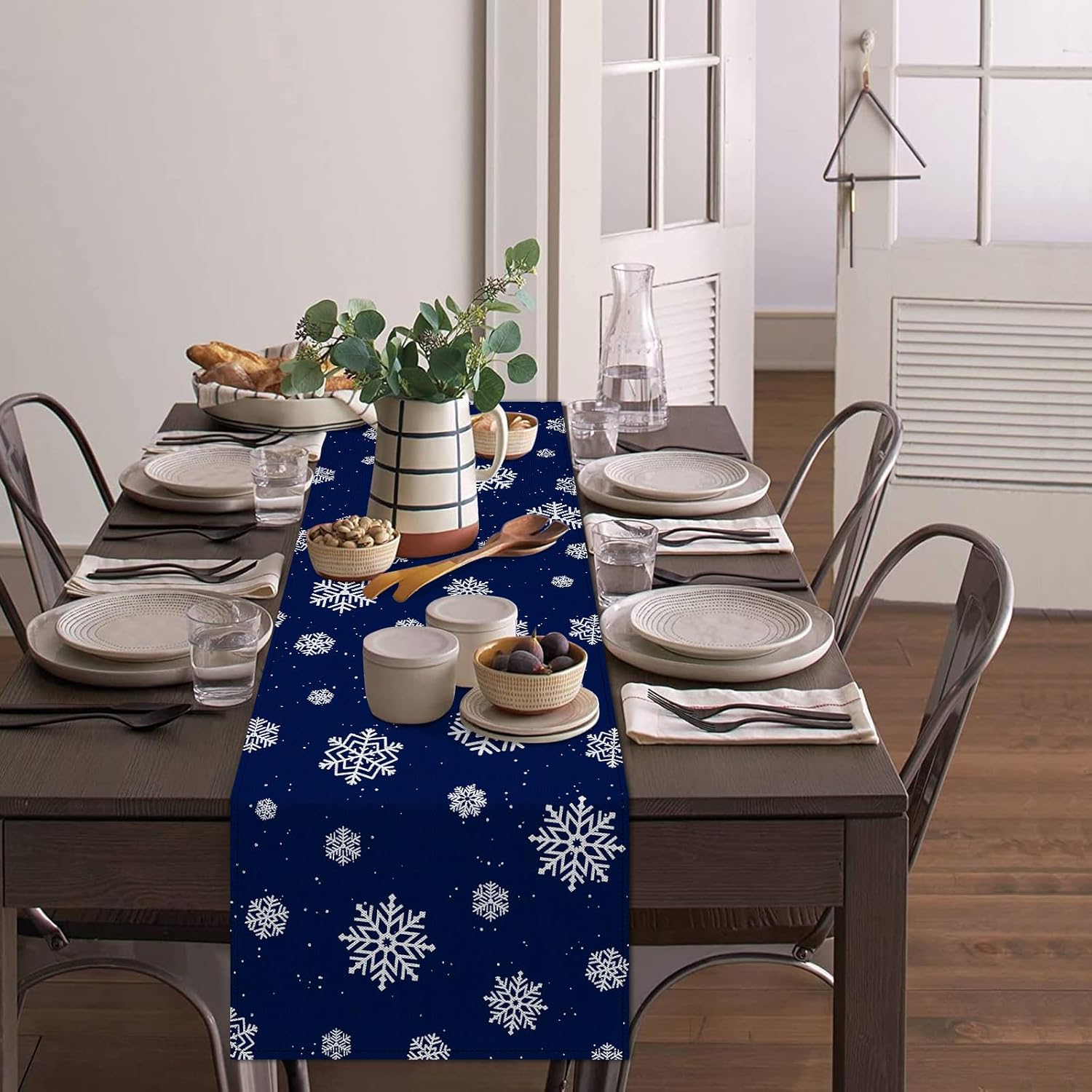 Camino de mesa navideño de copo de nieve de 72 x 13 pulgadas, decoración de mesa de arpillera de lino azul con patrón de nevadas blancas, decoración