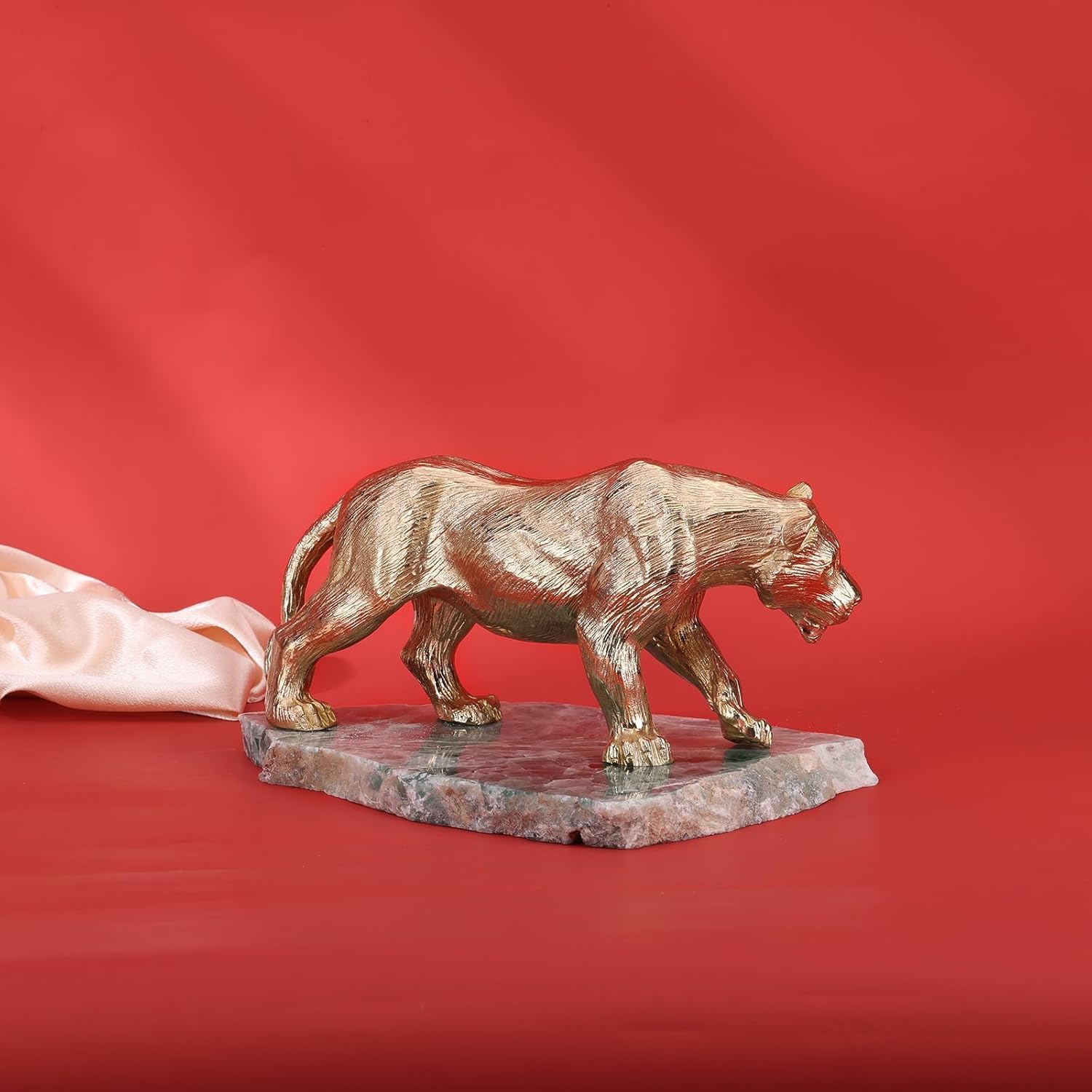 suruim Brass Tiger Statue Tiger Desktop Sculpture, Animal Sculpture for Home Decoration Lucky Animal Decor Golden Brass Adornment Exquisite Tiger