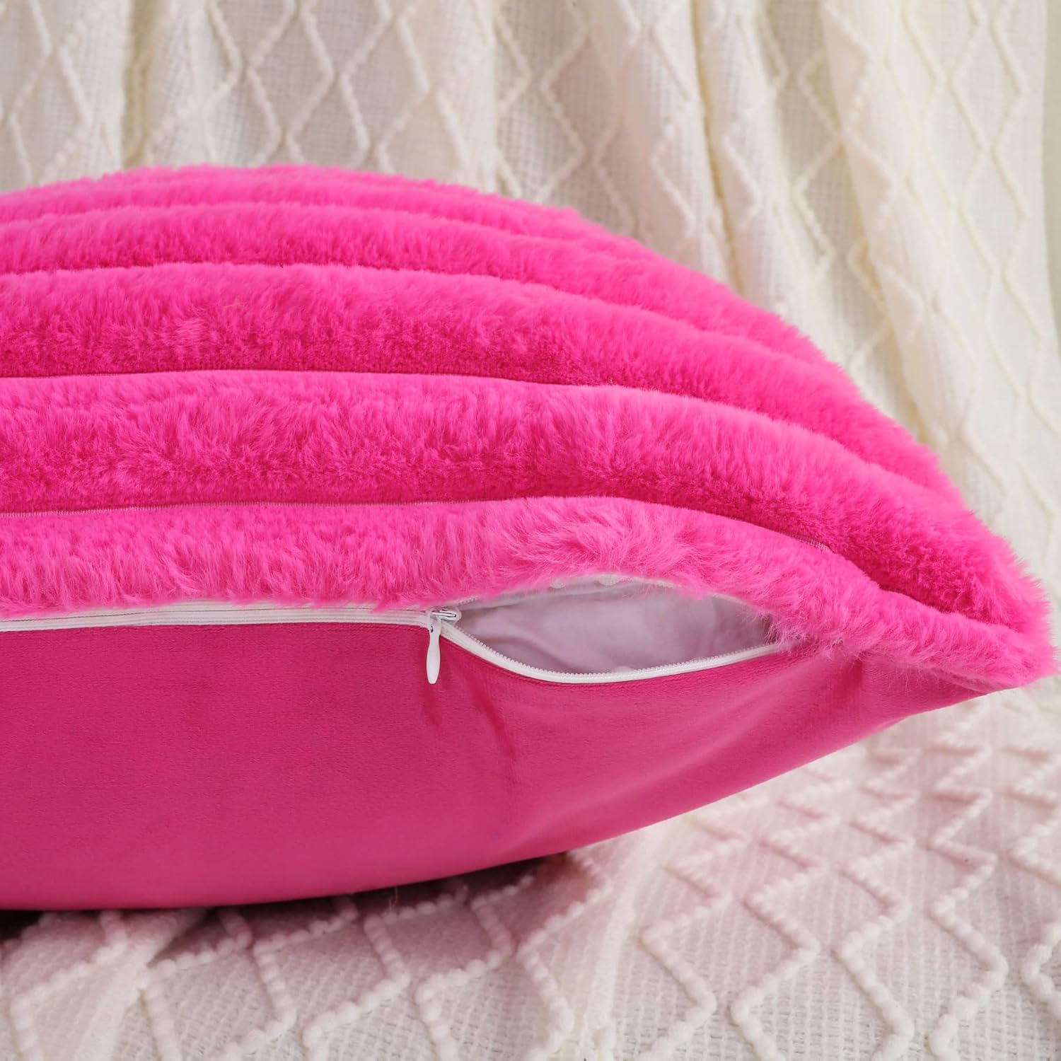 FUTEI – Juego de 2 fundas de almohada decorativas con rayas de color rosado intenso, 18 x 18 pulgadas, cuadradas y primaverales, piel sintética de