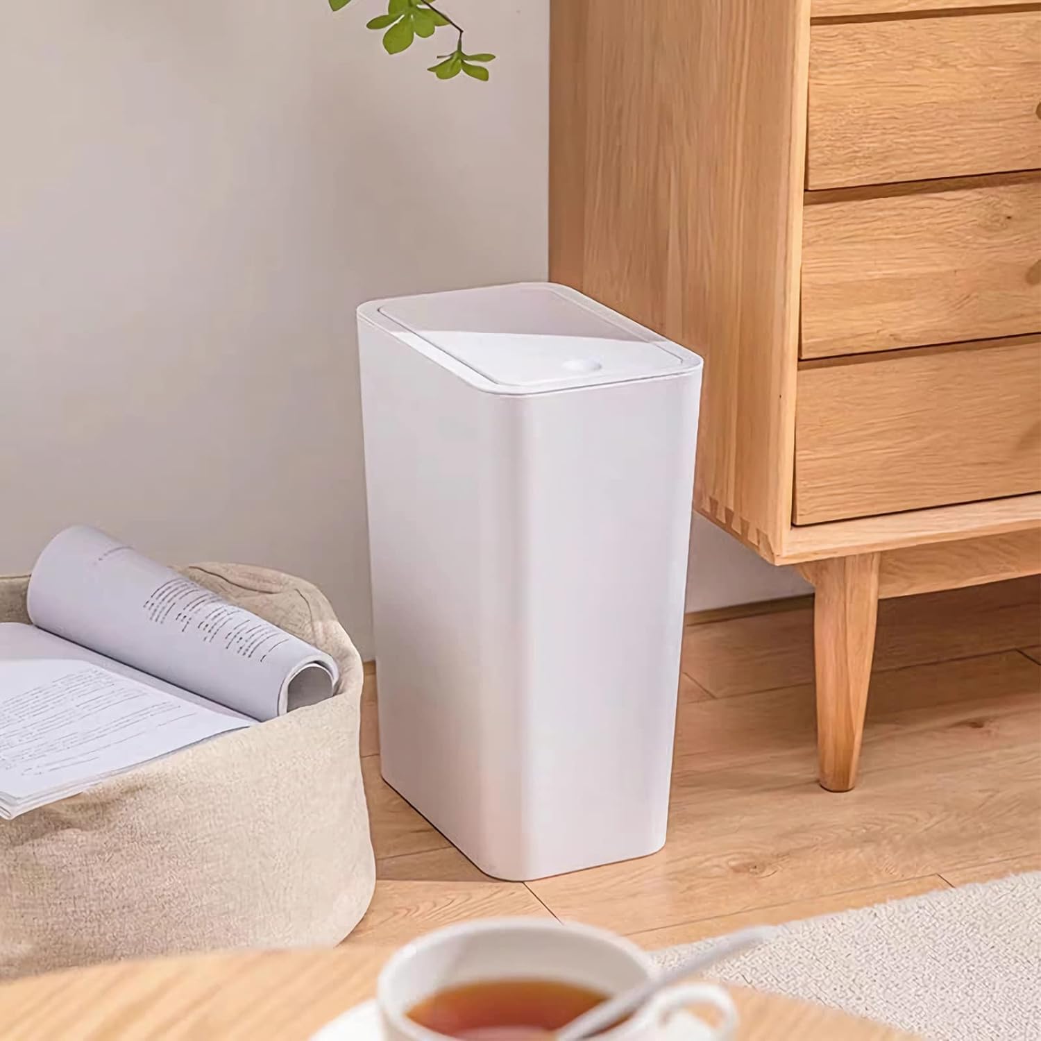 QPEY Basurero de baño con tapa, papelera de baño de 10 litros2.6 galones, cubo de basura pequeño de plástico para baño, cocina, dormitorio, oficina