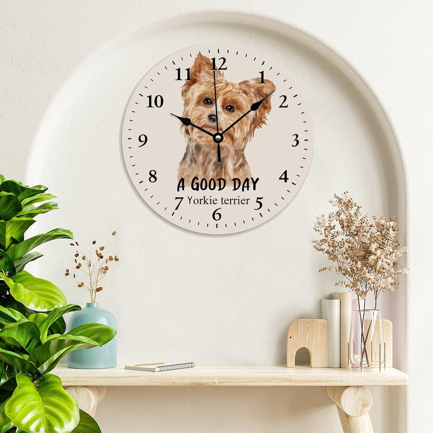 ArogGeld Reloj de pared con texto en inglés “A Good Day” Yorkie Terrier – Reloj de pared colgante para perro Yorkie Terrier, silencioso, sin tictac,