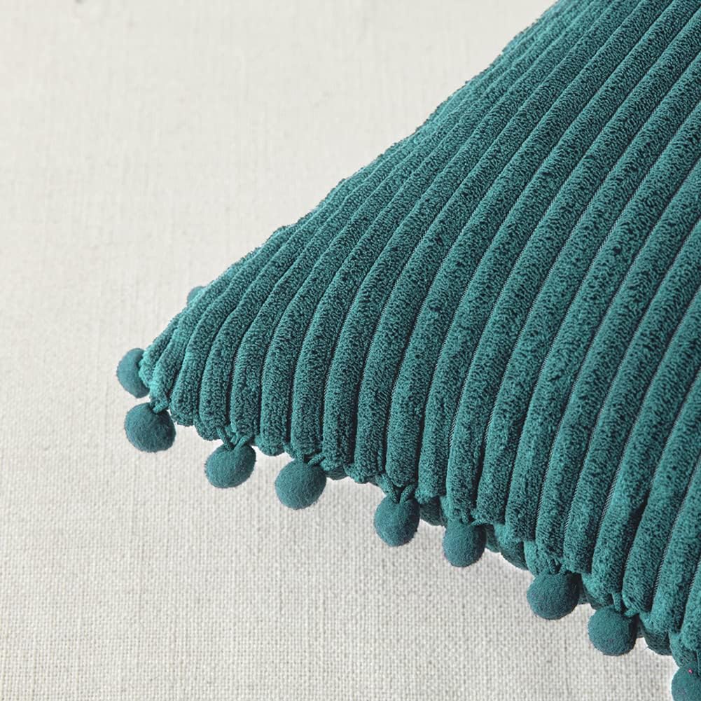 Fancy Homi Paquete de 2 fundas de almohada decorativas color verde azulado de 16 x 16 pulgadas con pompones para sala de estar, sofá y dormitorio,