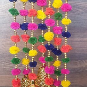 Pellet Stores – Toranes para colgar en la puerta de plástico y tela reciclados, pompones de lana con campana, para colgar en la pared, latkans y Pellet Stores – Toranes para colgar en la puerta de plástico y tela reciclados, pompones de lana con campana, para colgar en la pared, latkans y