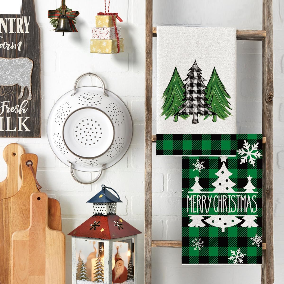 Artoid Mode Juego de 4 toallas de cocina de Navidad con diseño de copos de nieve de búfalo verde, 18 x 26 pulgadas, decoración diaria de invierno