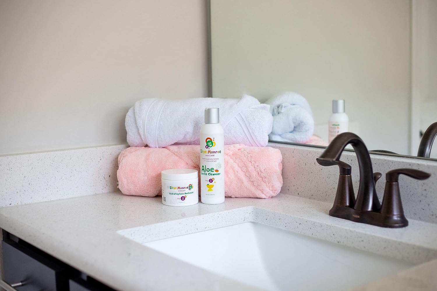 Paquete de cuidado de la piel  Limpiador suave de aloe  Hidratante facial hidratante  Esponja limpiadora  Juego de bolsas de viaje  Nutritivo